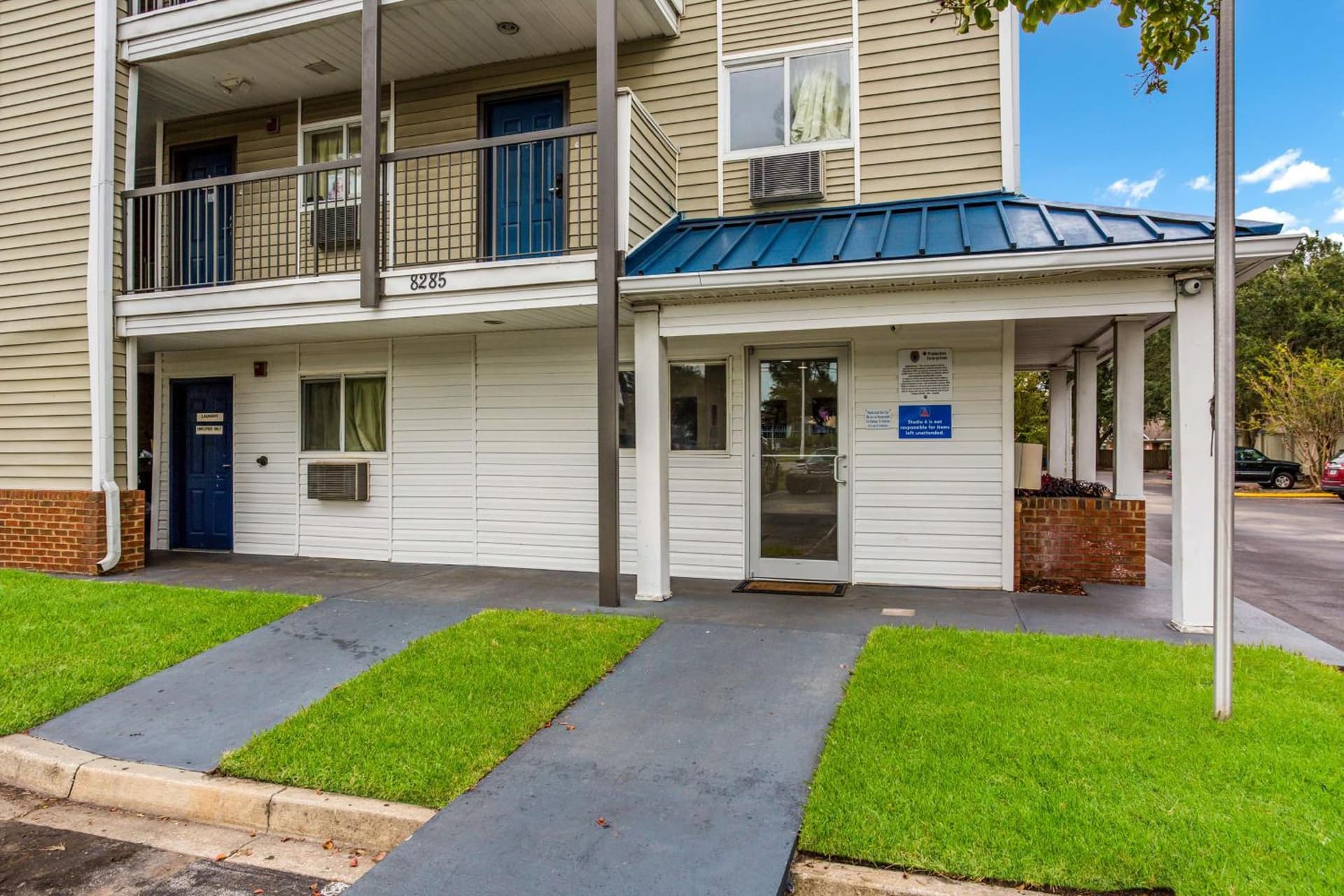 Motel 6-Jacksonville, FL - South property views in Jacksonville, FL — gallery photo 3