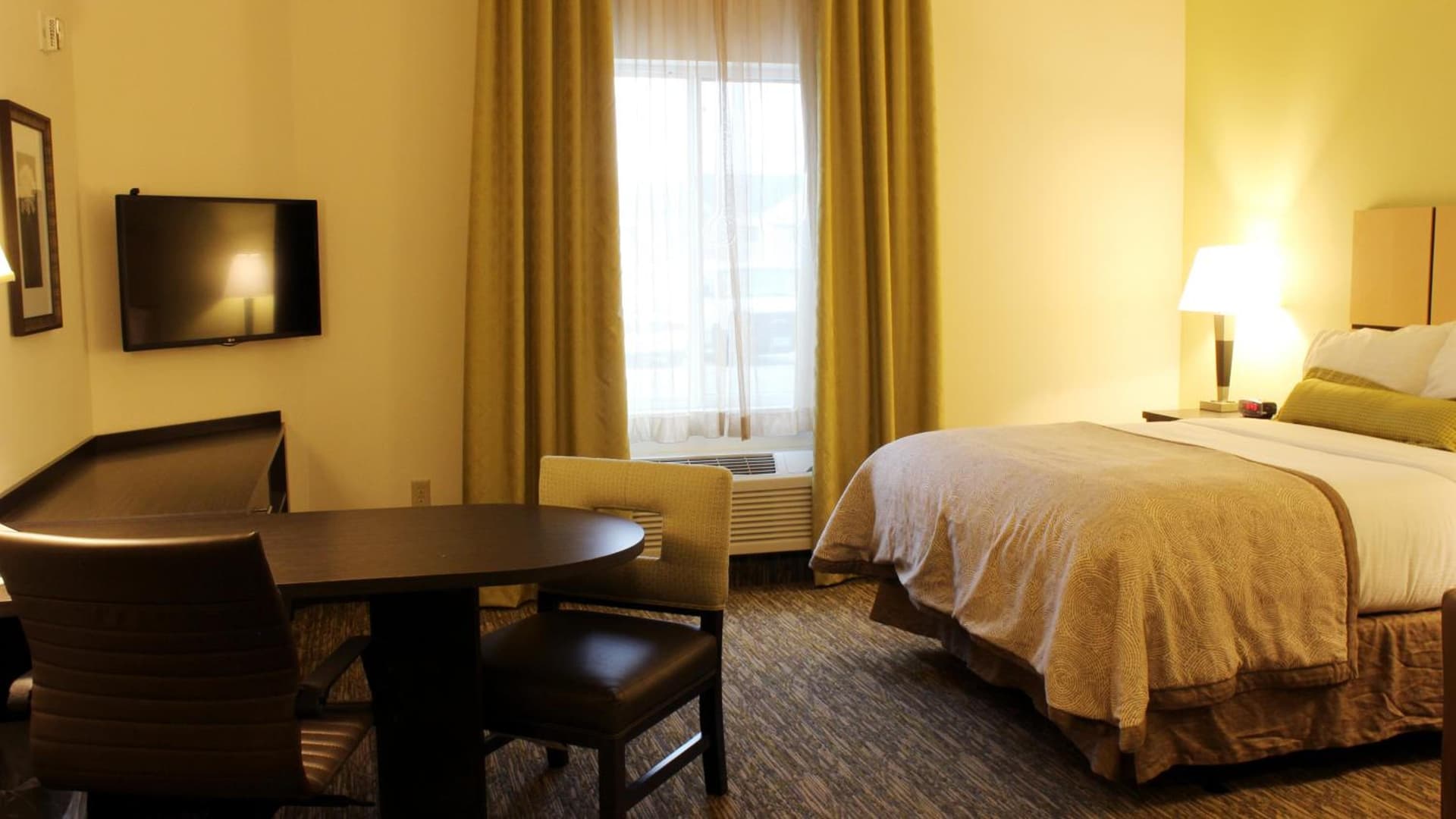 Candlewood Suites Sioux City - Southern Hills by IHG interior in Sioux City, IA — gallery photo 2