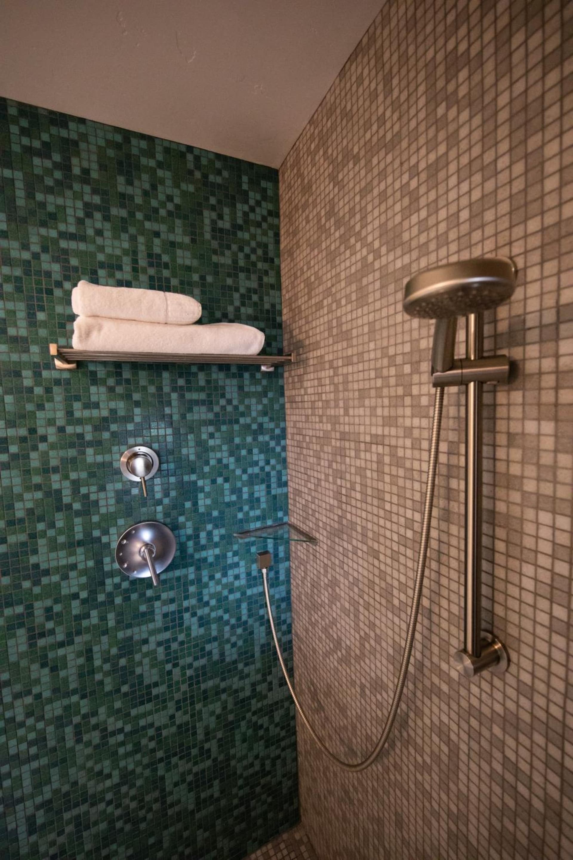 Modern Hotel gallery photo in Boise, ID — image 121