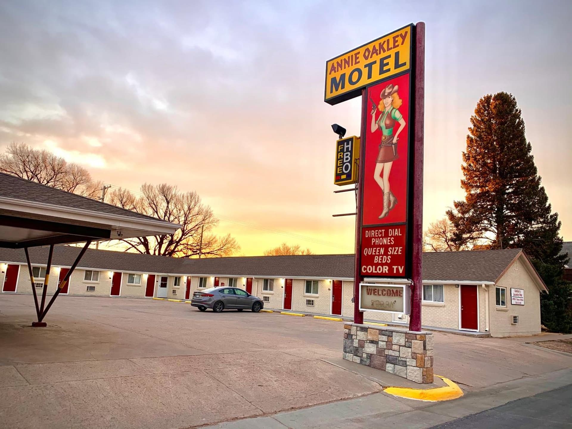 Annie Oakley Motel Oakley — hotel in Oakley, Kansas
