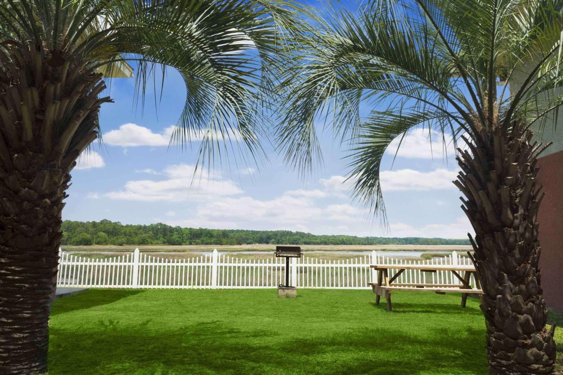 Howard Johnson by Wyndham Beaufort/Parris Island property views in Beaufort, SC — gallery photo 3