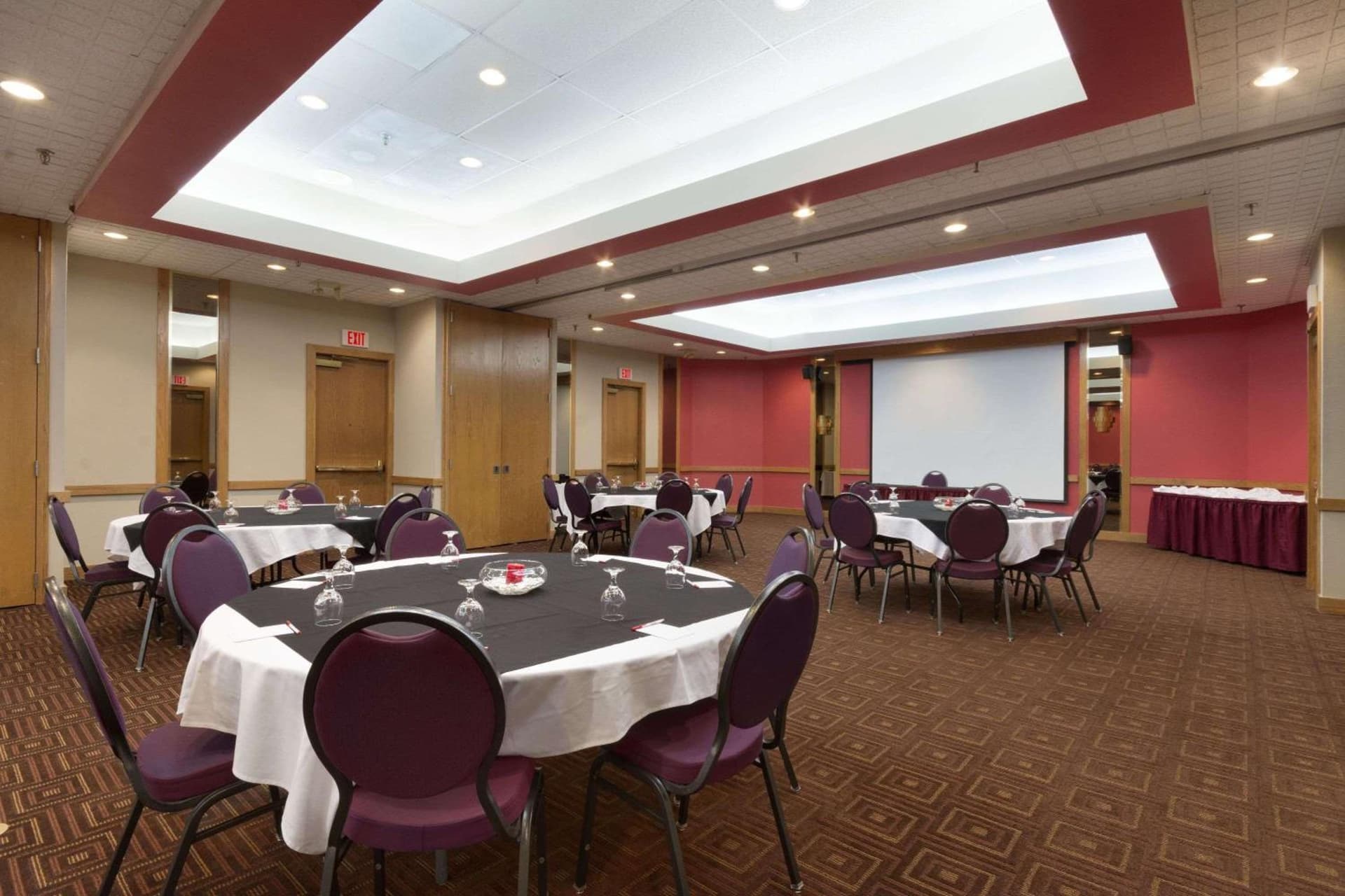 Ramada by Wyndham Raleigh gallery photo in Raleigh, NC — image 37