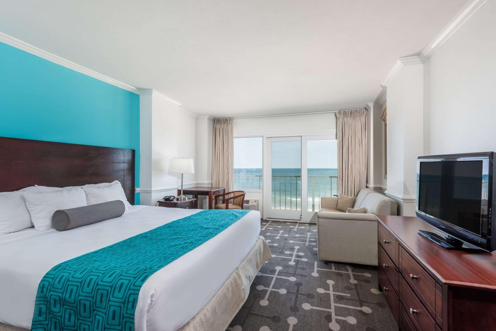 Howard Johnson Plaza by Wyndham Ocean City Oceanfront gallery photo in Ocean City, MD — image 4