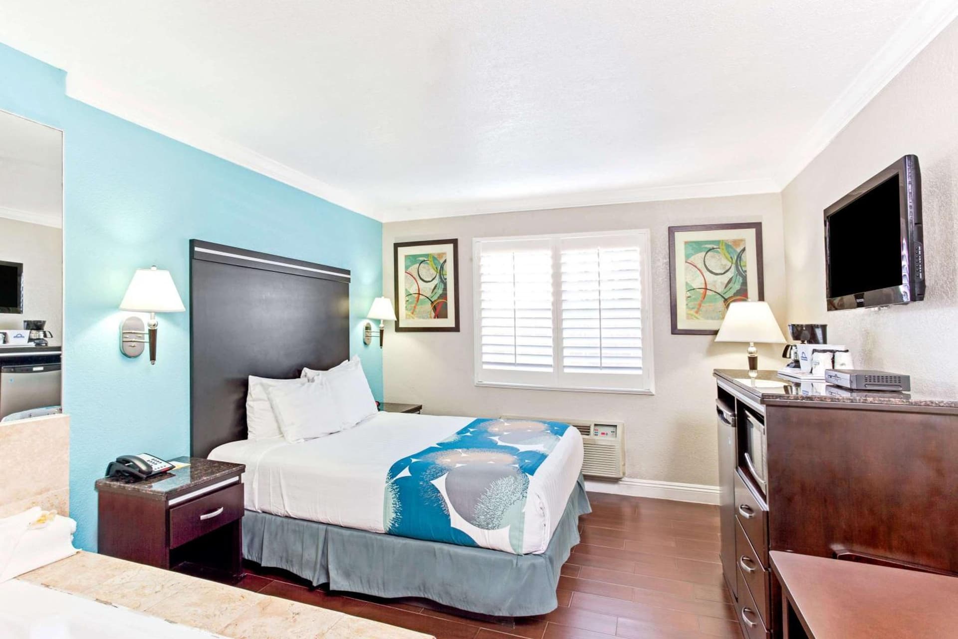 Cabana Inn & Suites gallery photo in Long Beach, CA — image 26