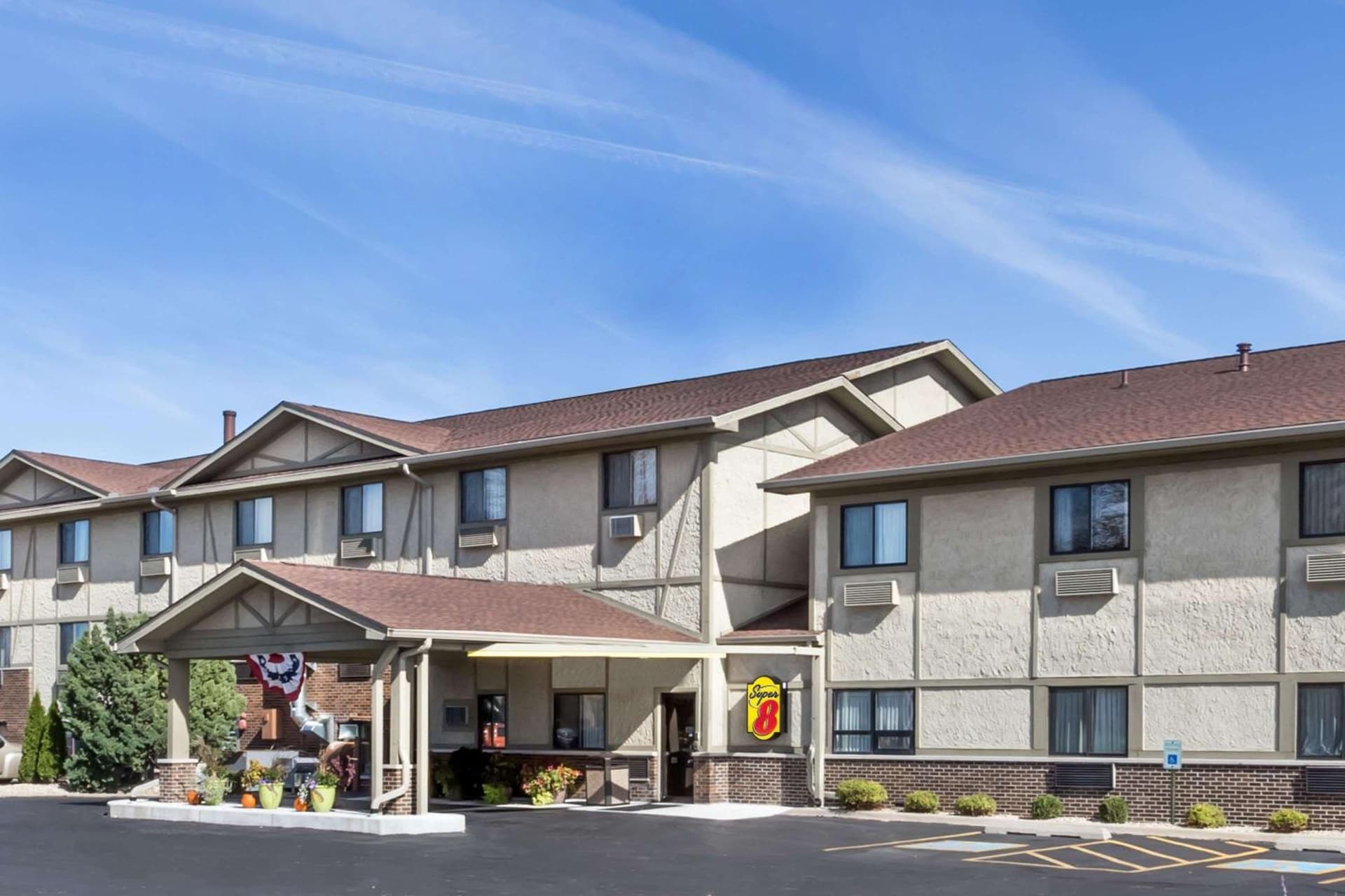 Super 8 by Wyndham Ottawa Starved Rock — hotel in Ottawa, Illinois