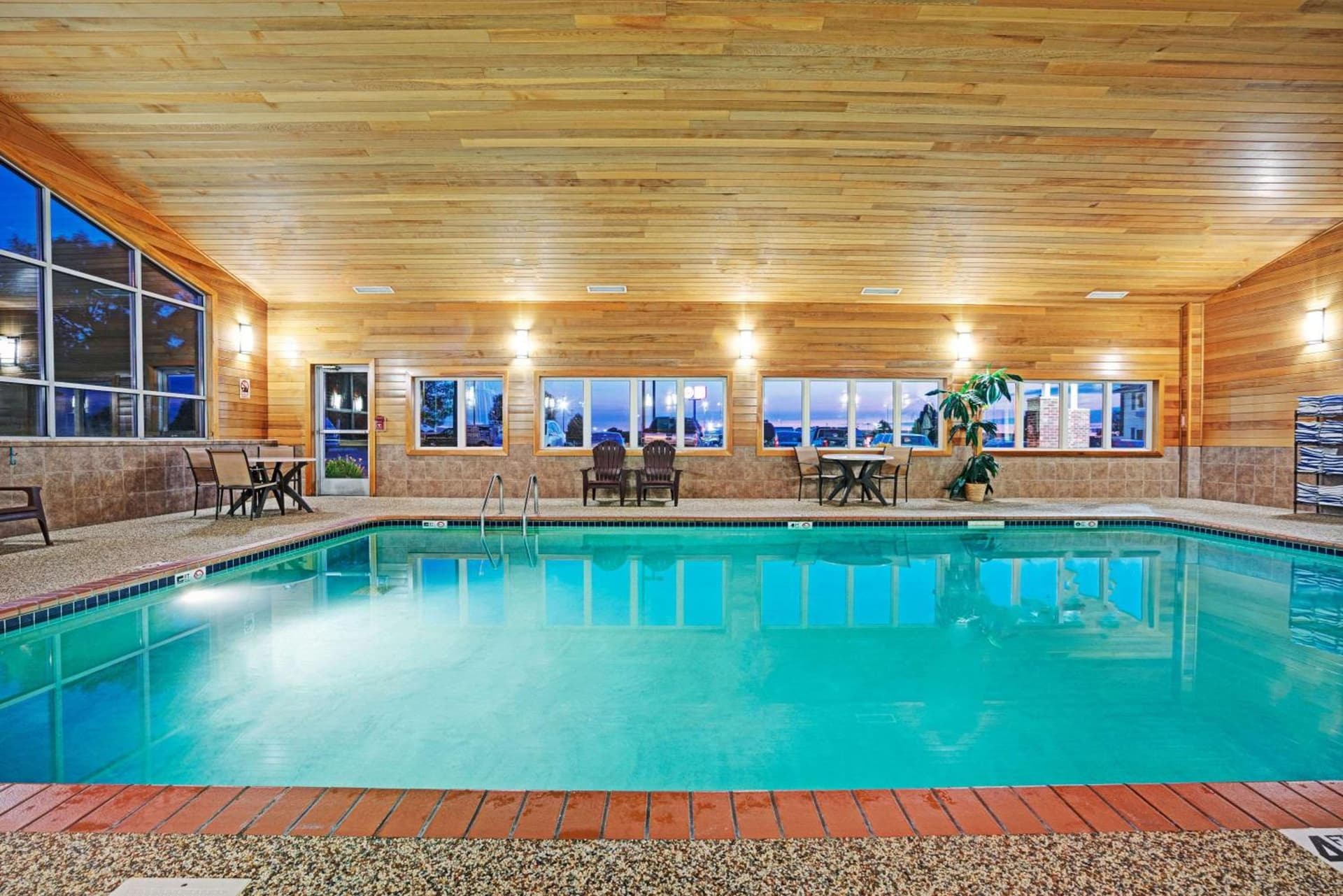 Super 8 by Wyndham Rogers Minnesota property views in Rogers, MN — gallery photo 3
