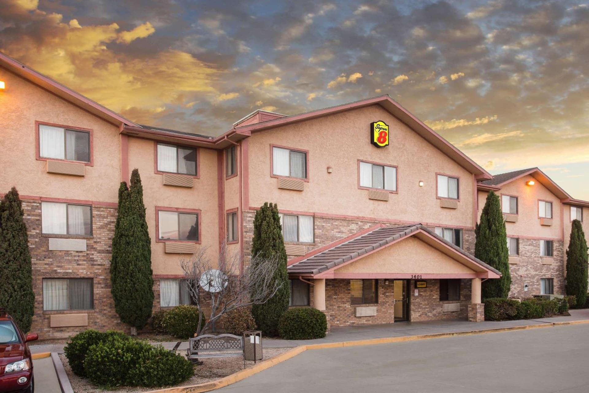 Super 8 by Wyndham Kingman — hotel in Kingman, Arizona