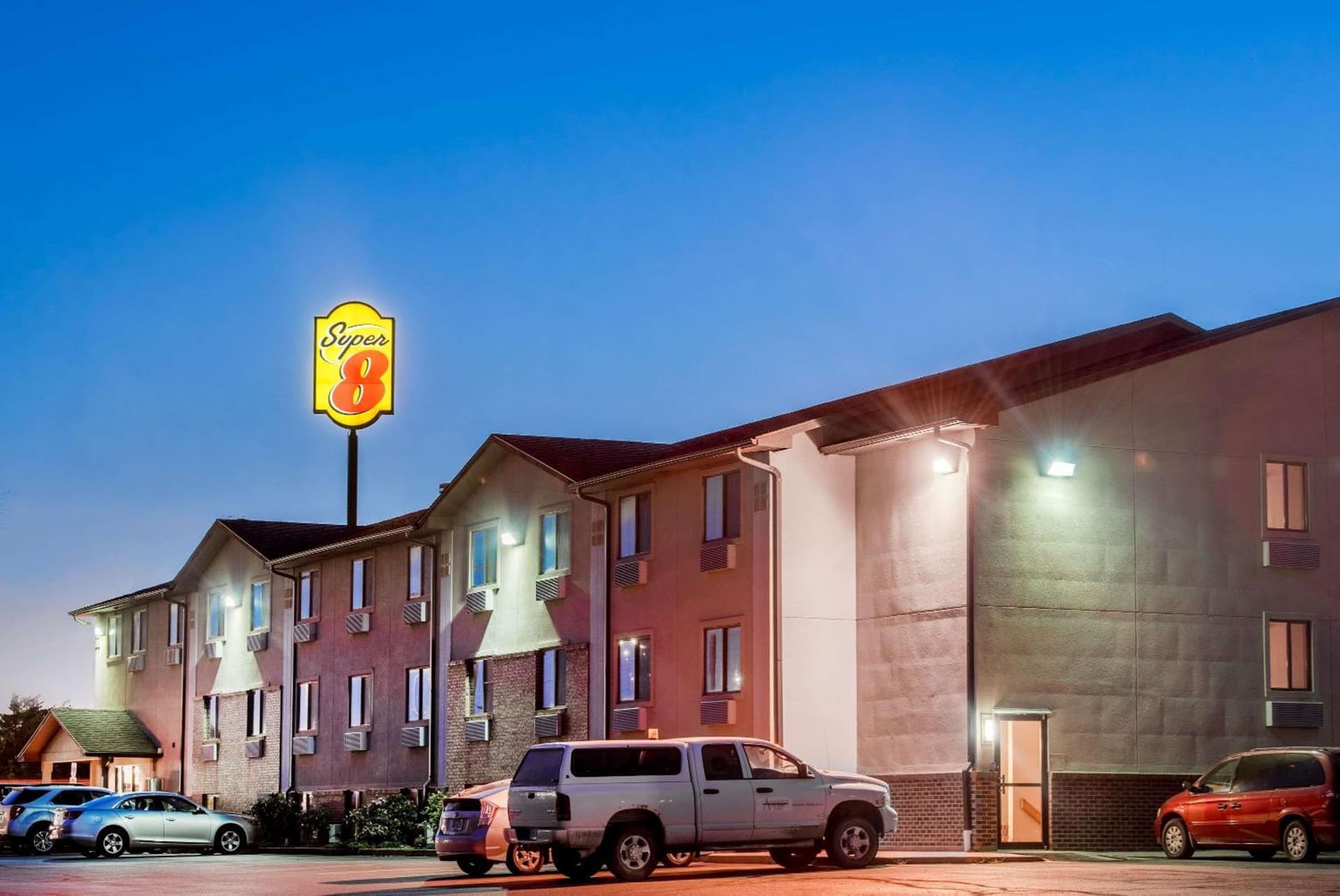 Super 8 by Wyndham Abilene KS interior in Abilene, KS — gallery photo 2