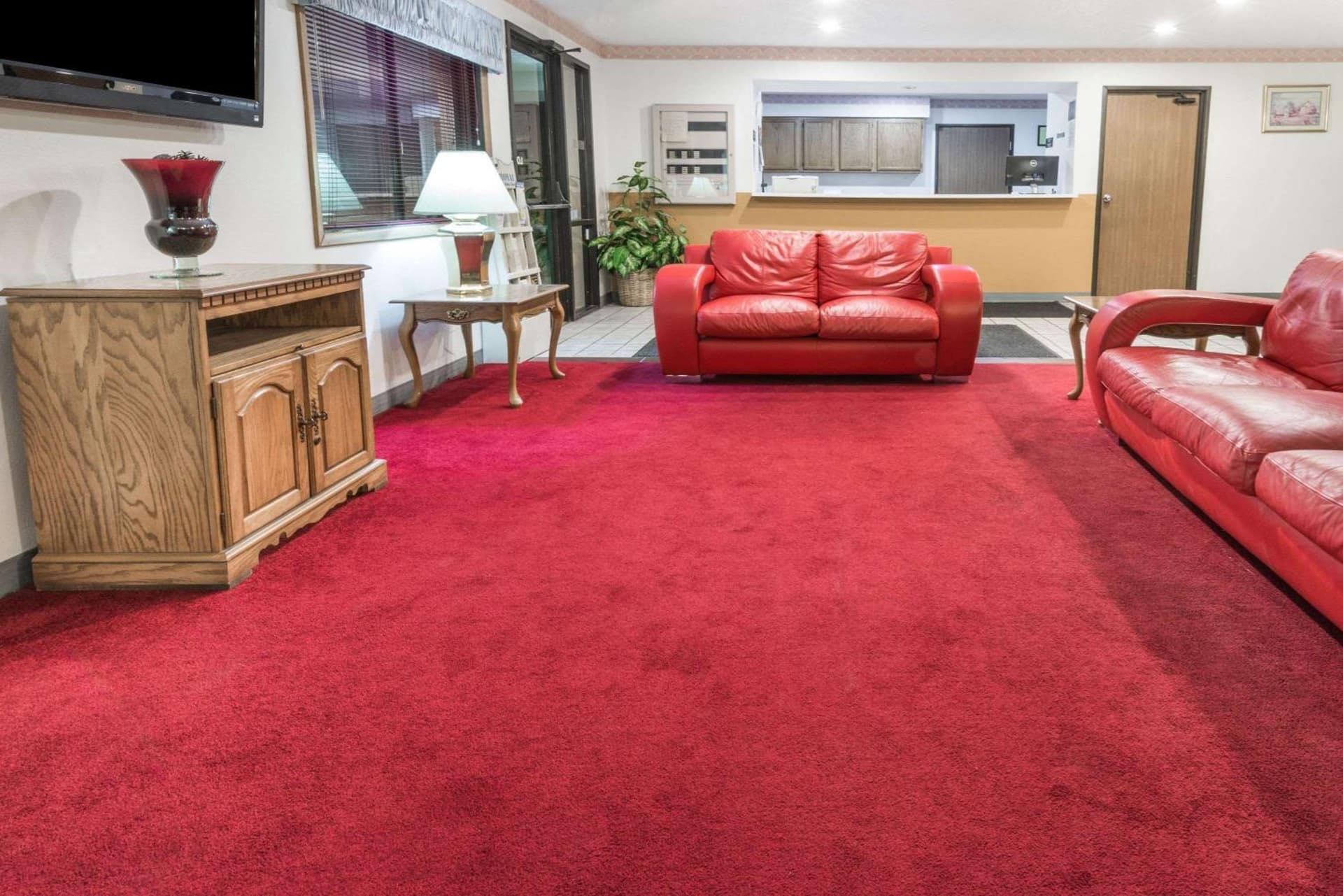 Super 8 by Wyndham Front Royal Near Shenandoah National Park property views in Front Royal, VA — gallery photo 3