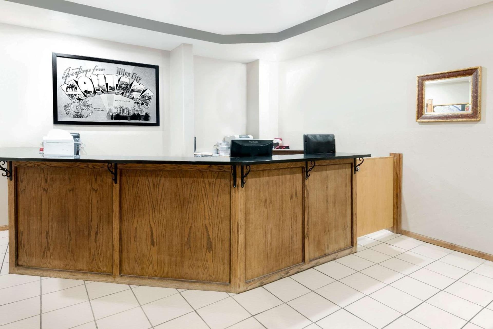 Super 8 by Wyndham Miles City interior in Miles City, MT — gallery photo 2