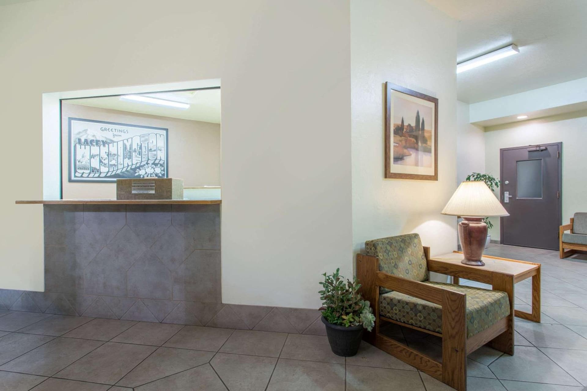 Super 8 by Wyndham Lacey Olympia Area interior in Lacey, WA — gallery photo 2