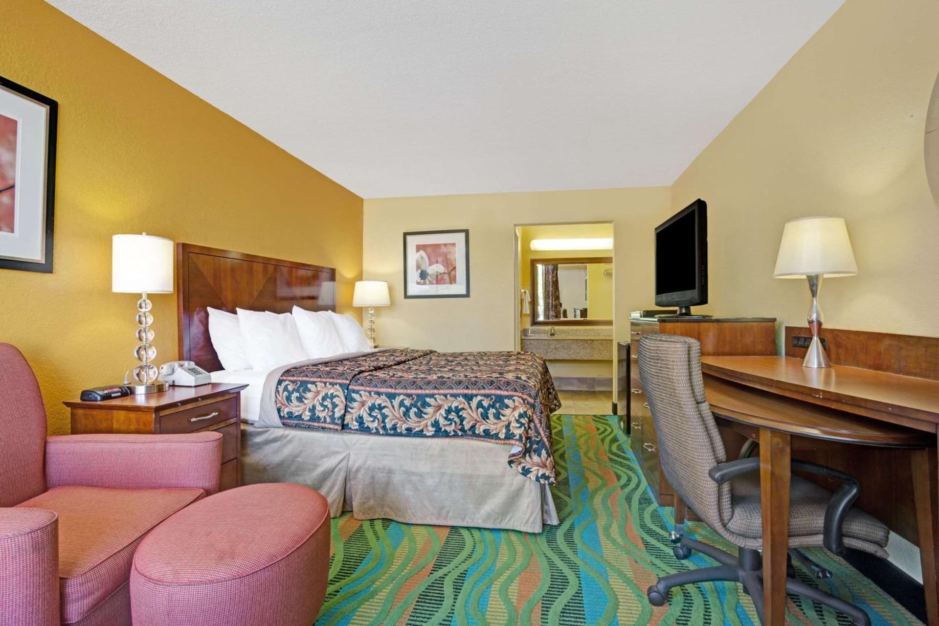 Days Inn by Wyndham Norfolk Military Circle gallery photo in Norfolk, VA — image 14