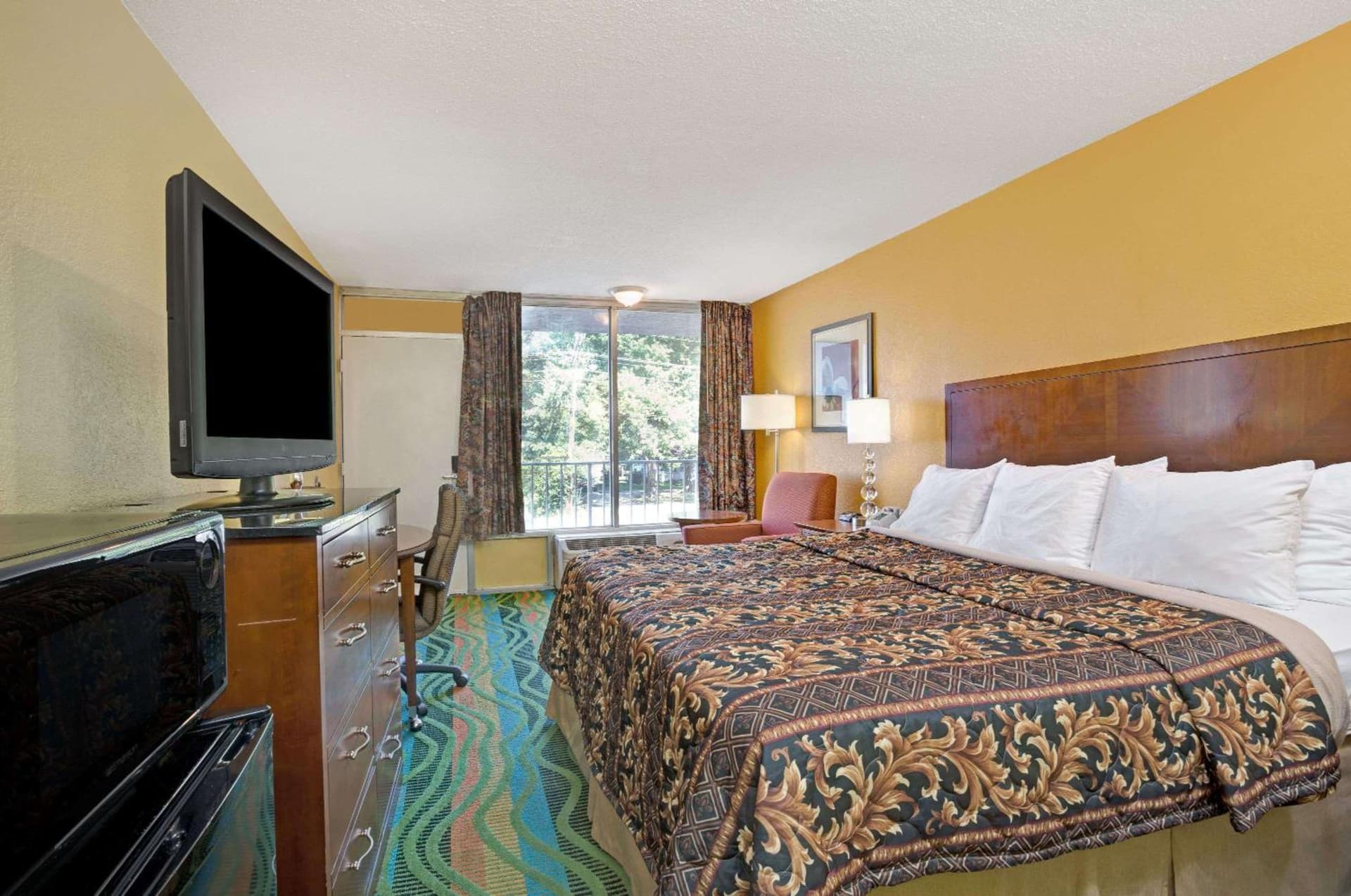 Days Inn by Wyndham Norfolk Military Circle interior in Norfolk, VA — gallery photo 2