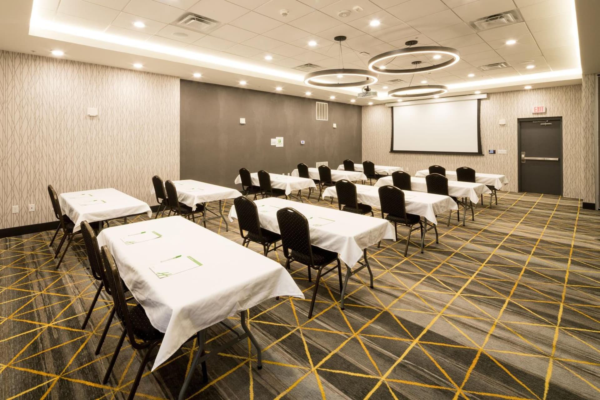 Holiday Inn & Suites Kalamazoo West gallery photo in Kalamazoo, MI — image 32