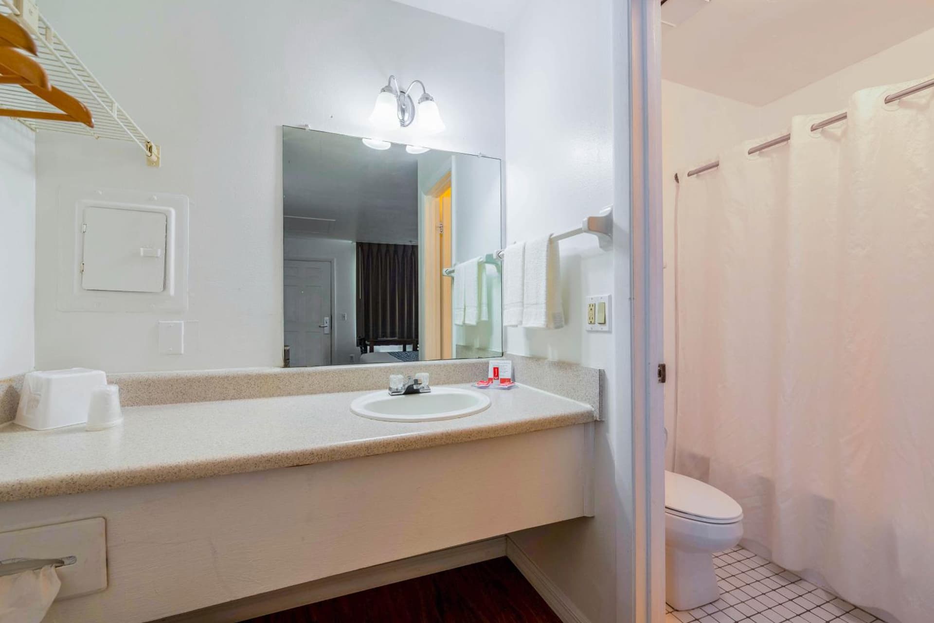 Econo Lodge Crystal River gallery photo in Crystal River, FL — image 16