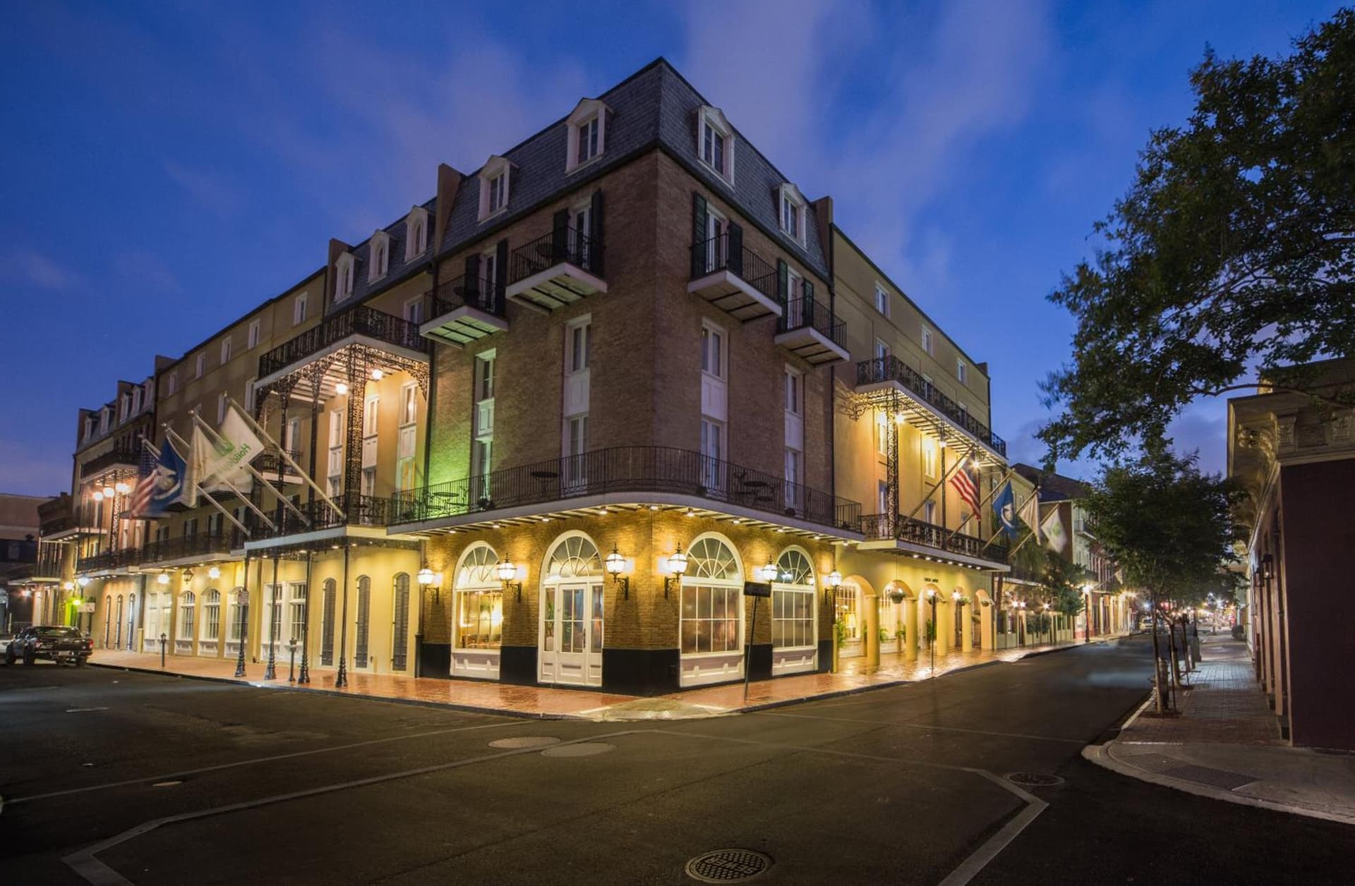 Holiday Inn Hotel French Quarter-Chateau Lemoyne by IHG featured exterior or lobby in New Orleans, LA — similar hotel