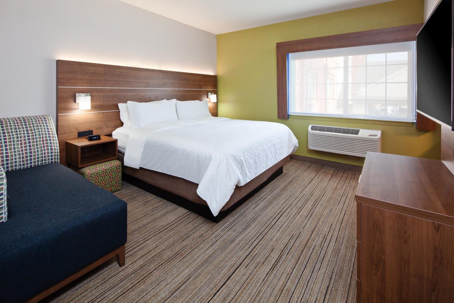 Holiday Inn Express & Suites - Tulare by IHG gallery photo in Tulare, CA — image 21