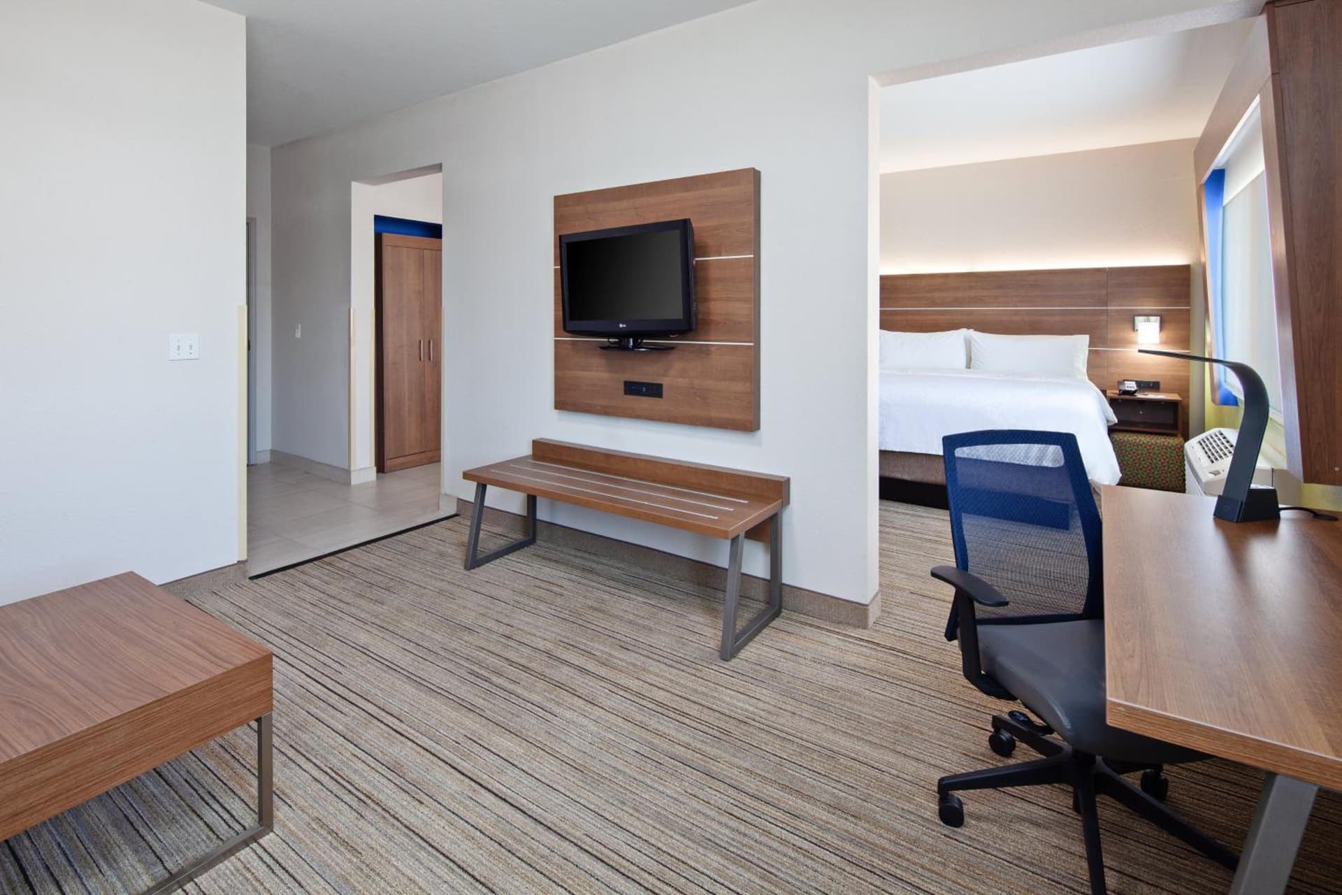 Holiday Inn Express & Suites - Tulare by IHG interior in Tulare, CA — gallery photo 2