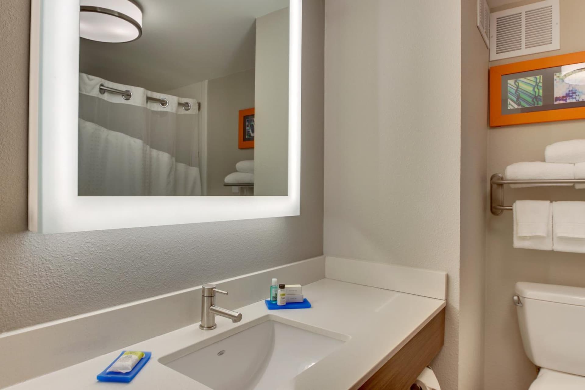 Holiday Inn Express & Suites Atlanta Perimeter Mall Hotel by IHG gallery photo in Sandy Springs, GA — image 23