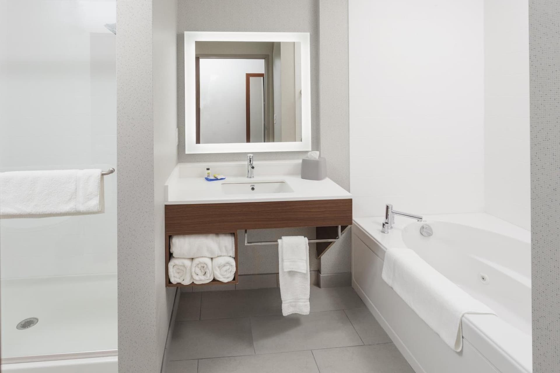 Holiday Inn Express & Suites - Hudson I-94 by IHG gallery photo in Hudson, WI — image 46