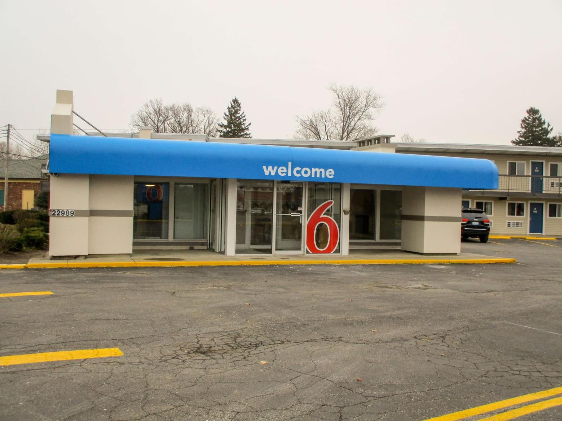 Motel 6-North Olmsted, OH - Cleveland featured exterior or lobby in North Olmsted, OH — similar hotel