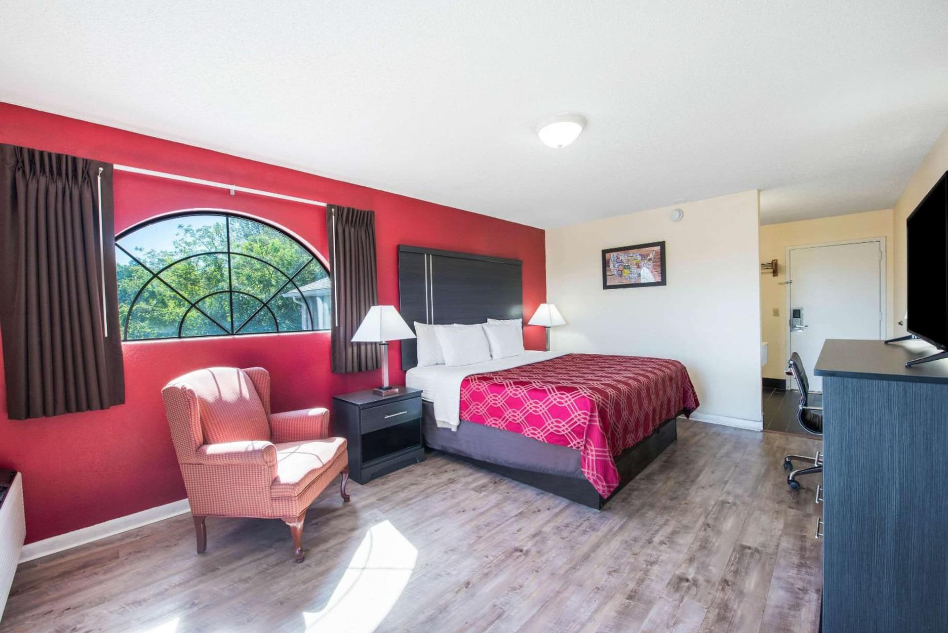 Econo Lodge Waynesville interior in Waynesville, NC — gallery photo 2