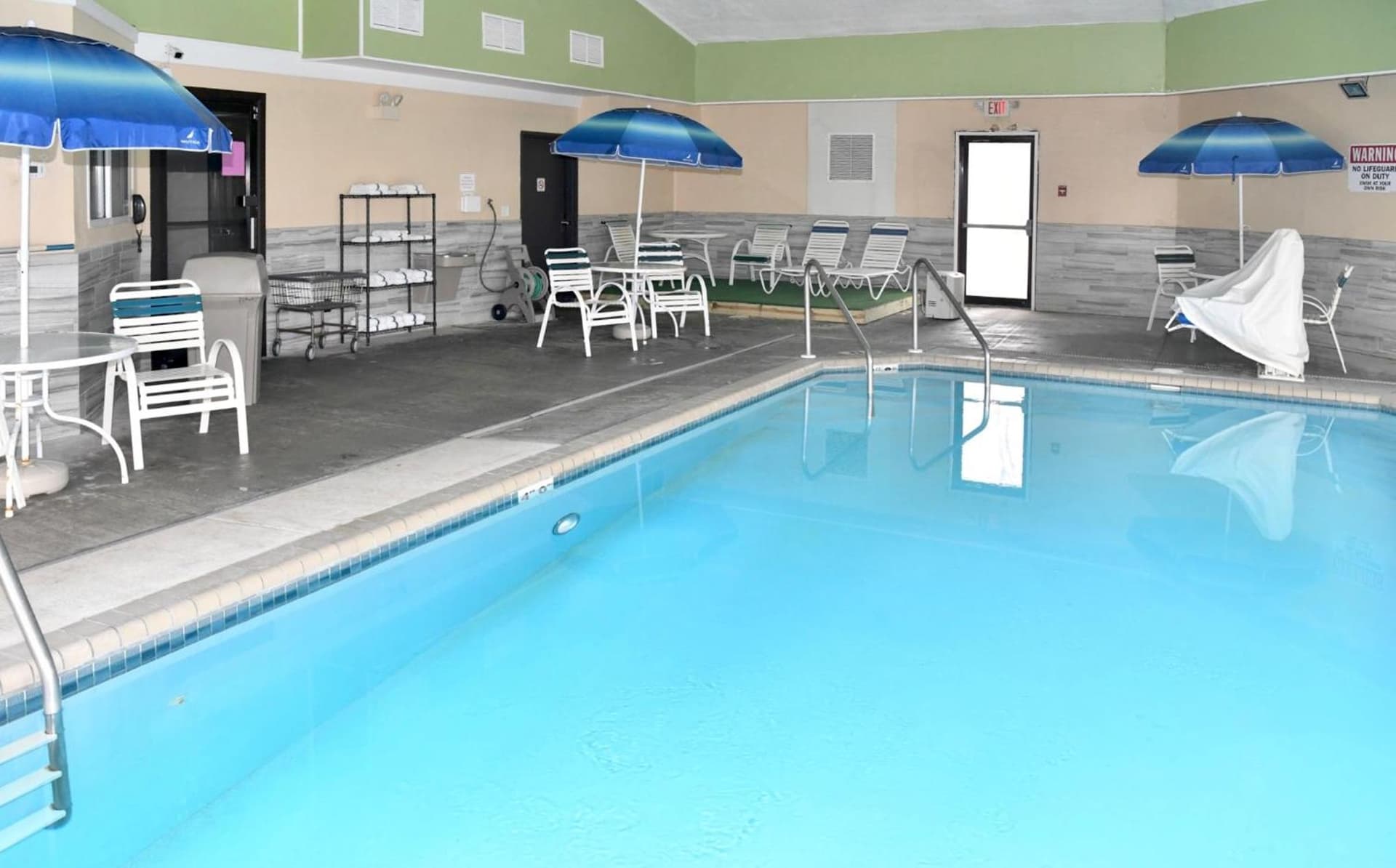 Days Inn & Suites by Wyndham Kaukauna WI property views in Kaukauna, WI — gallery photo 3
