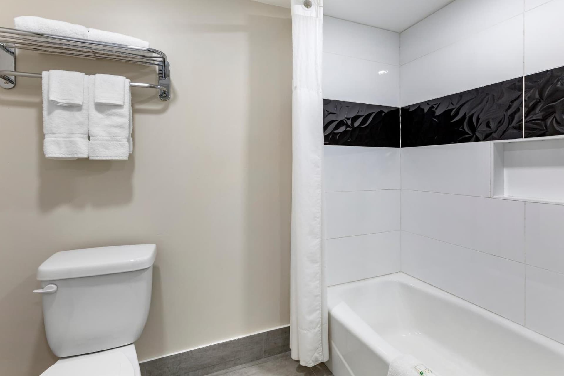 Quality Inn & Suites Goodyear - Phoenix West gallery photo in Goodyear, AZ — image 56