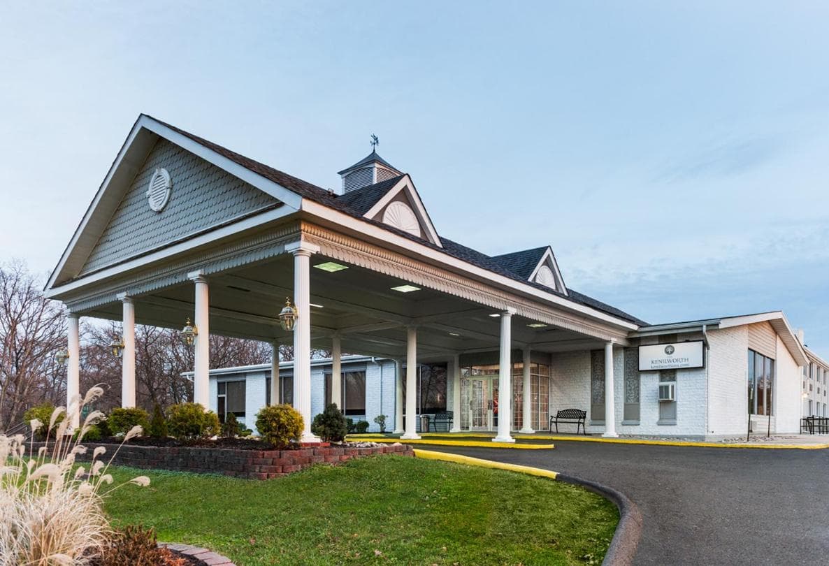 The Kenilworth Hotel - Airport West featured exterior or lobby in Kenilworth, NJ — similar hotel