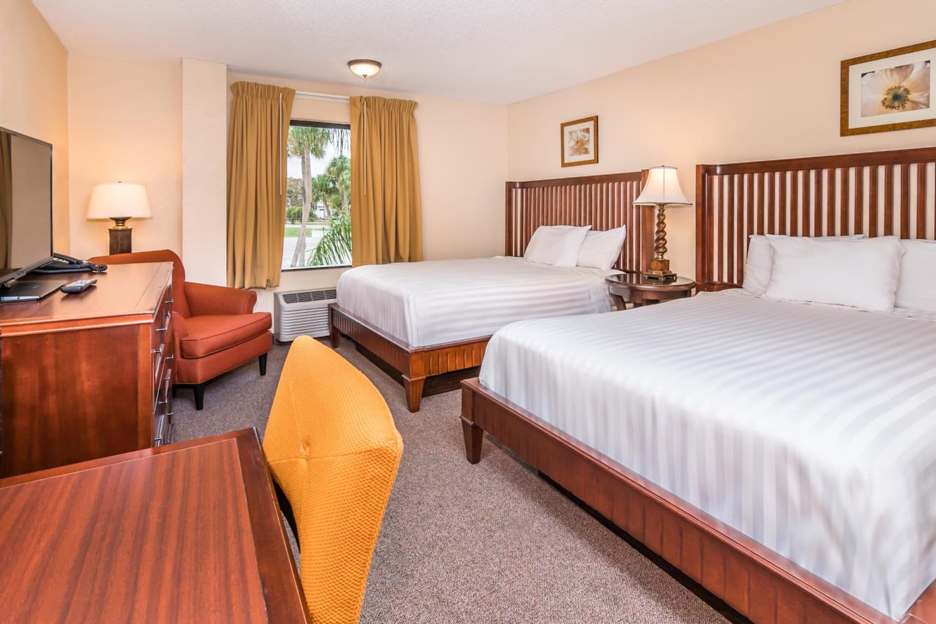 Lakeshore Resort and Marina interior in Okeechobee, FL — gallery photo 2