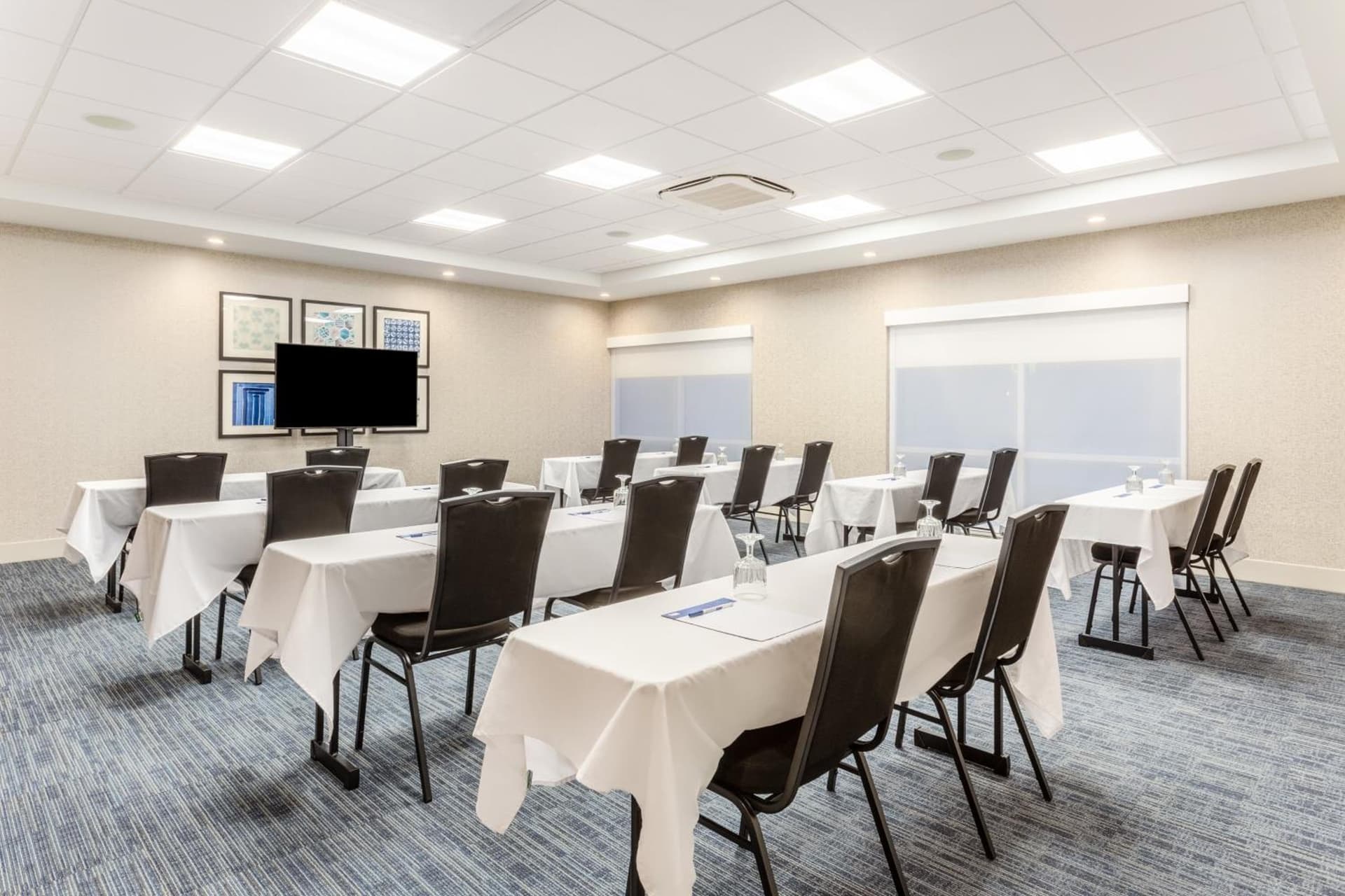 Holiday Inn Express & Suites - Springfield North by IHG gallery photo in Springfield, MO — image 7