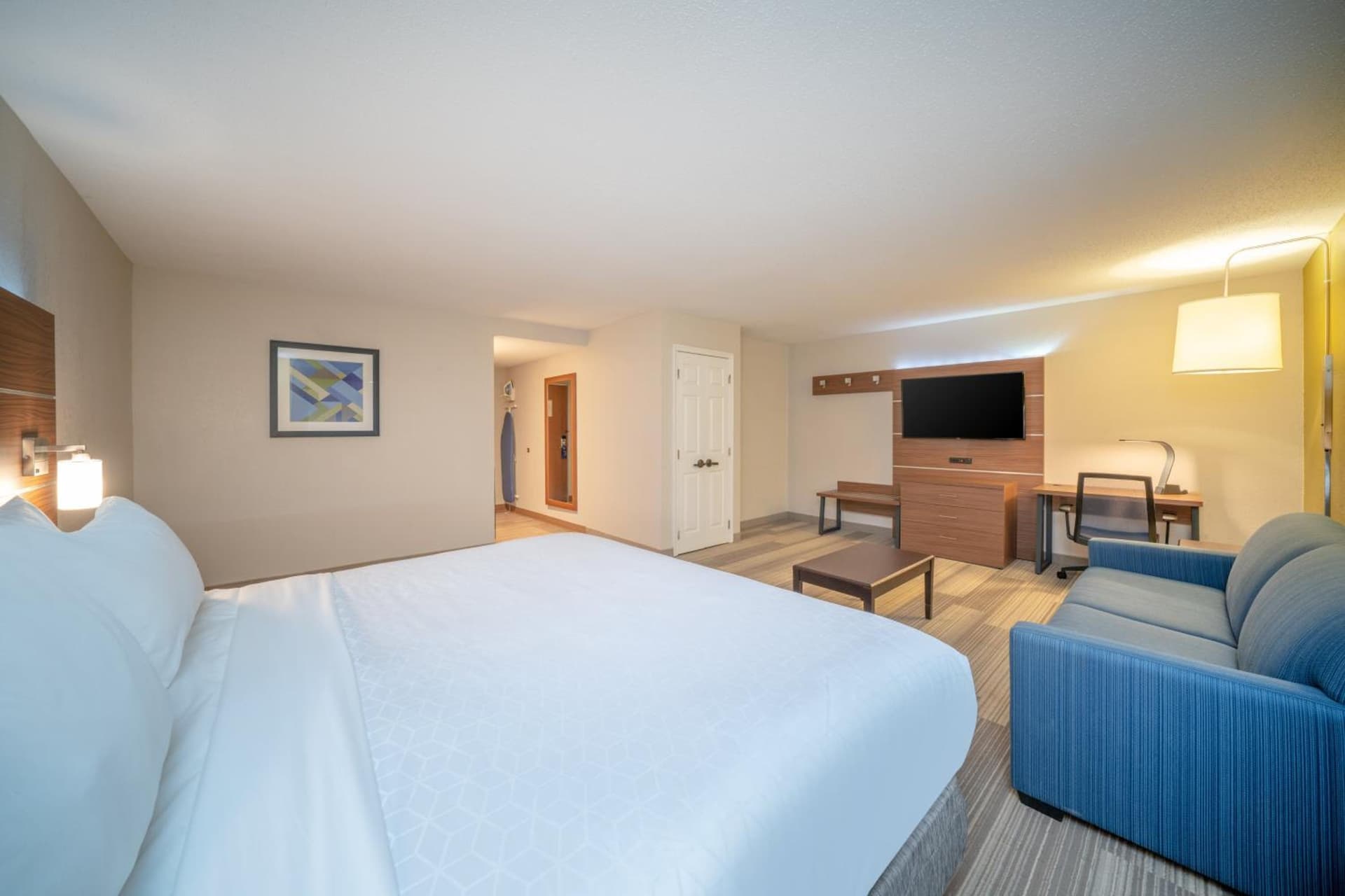 Holiday Inn Express Prince Frederick by IHG interior in Prince Frederick, MD — gallery photo 2
