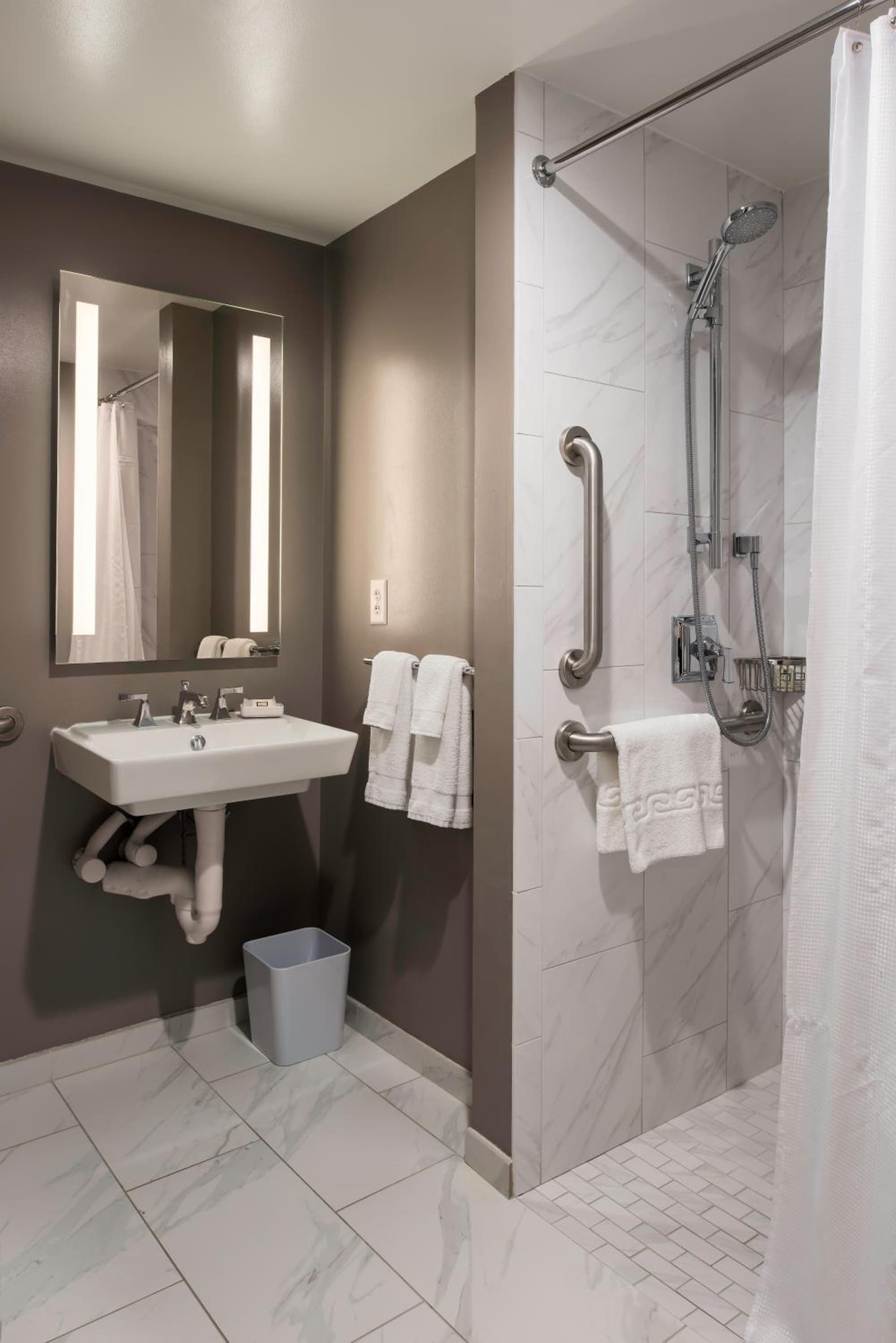 Phoenix Park Hotel gallery photo in Washington, DC — image 13