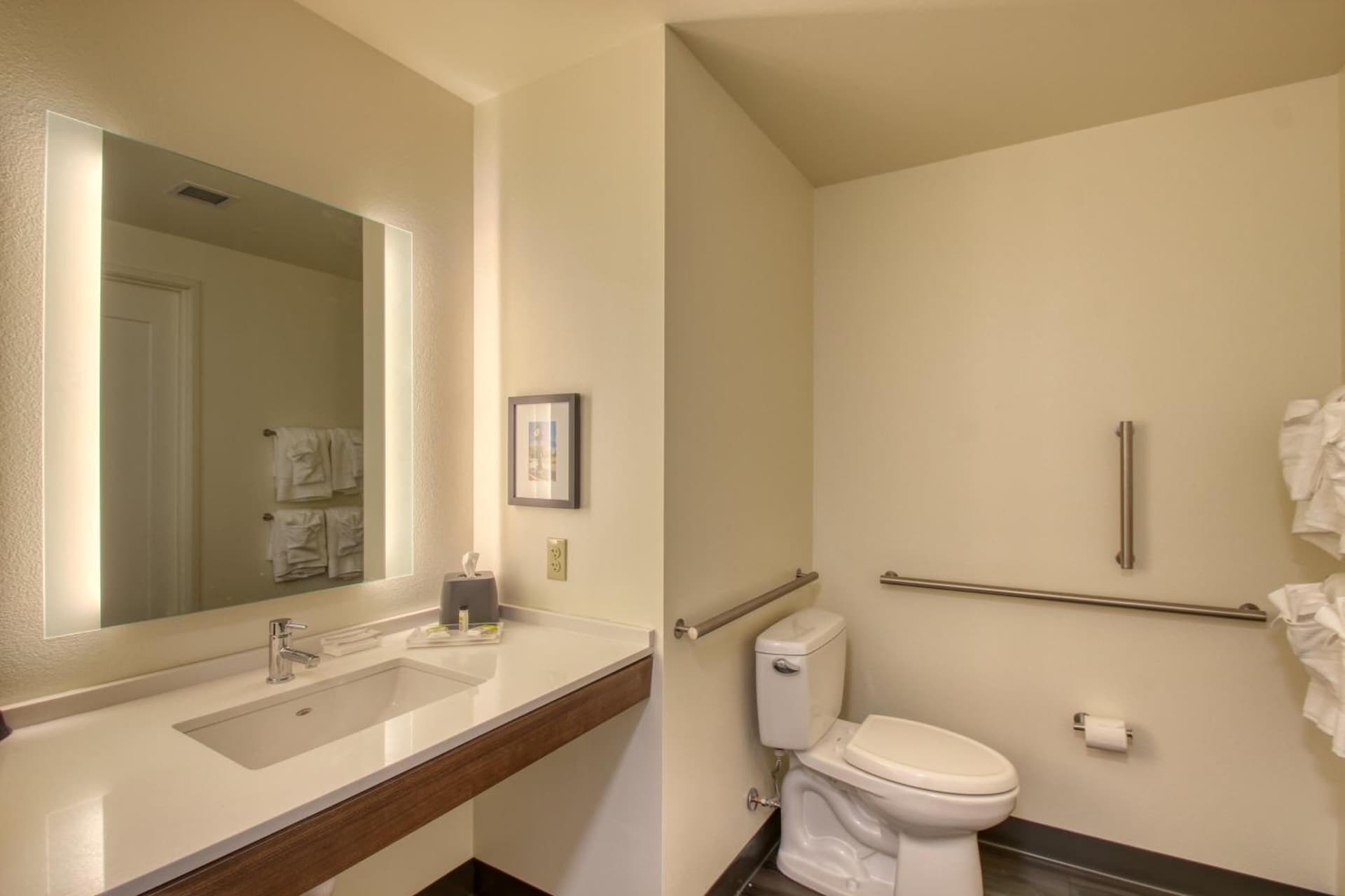 Holiday Inn - Appleton by IHG interior in Appleton, WI — gallery photo 2