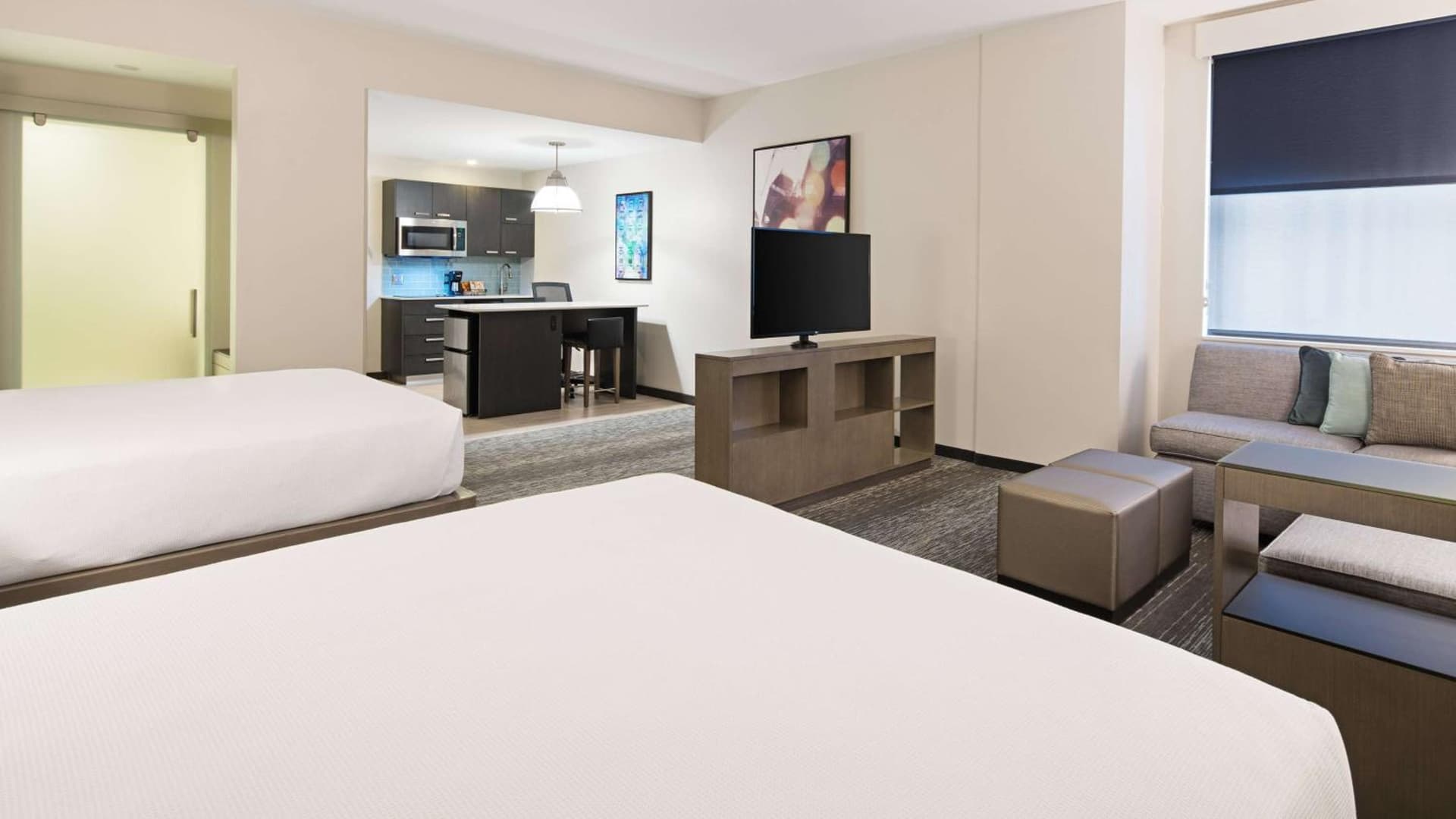 Hyatt House Jersey City gallery photo in Jersey City, NJ — image 11