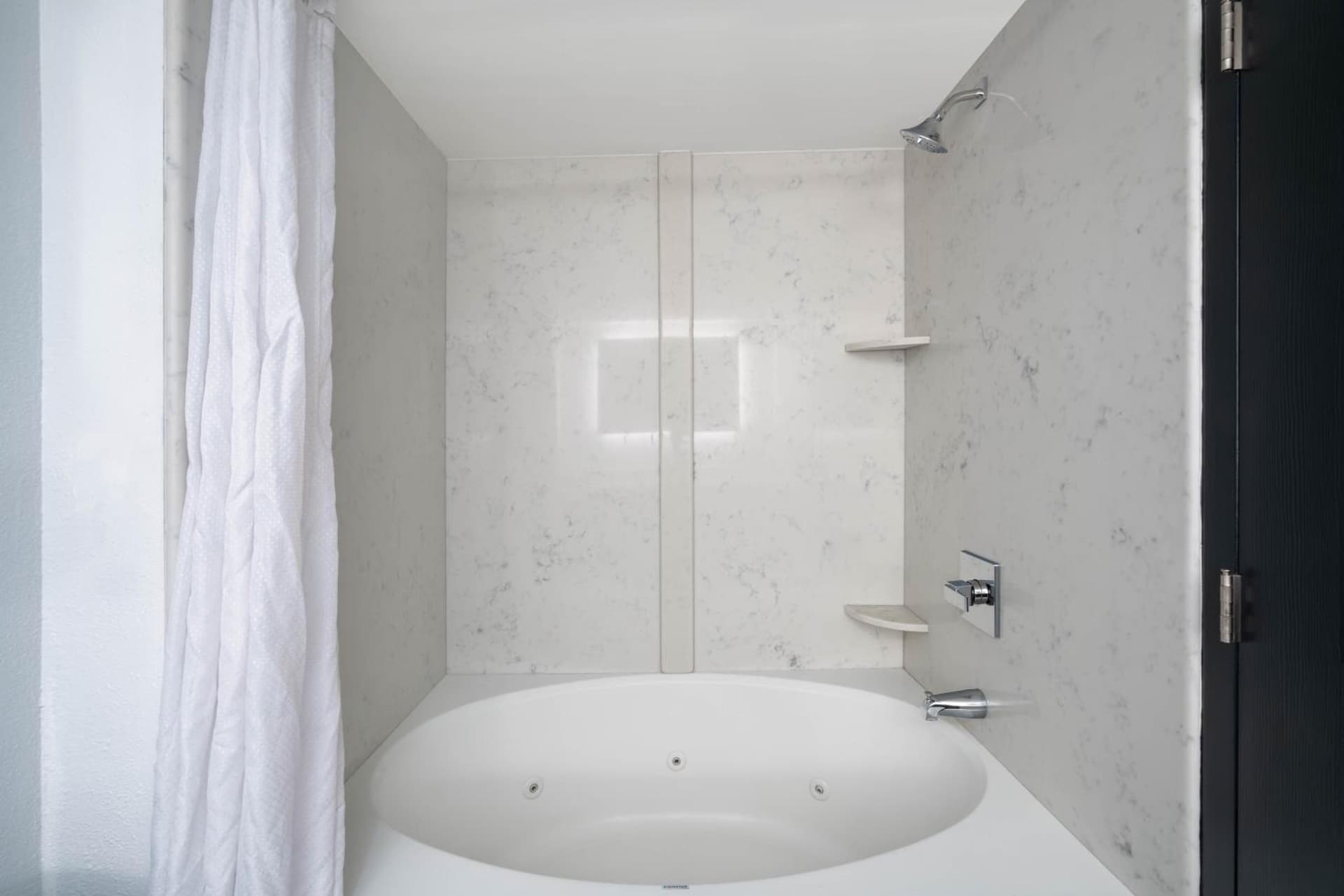 La Quinta by Wyndham Raleigh Downtown North gallery photo in Raleigh, NC — image 19