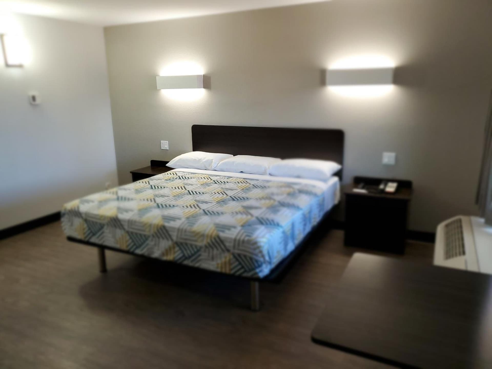 Motel 6-Show Low, AZ interior in Show Low, AZ — gallery photo 2