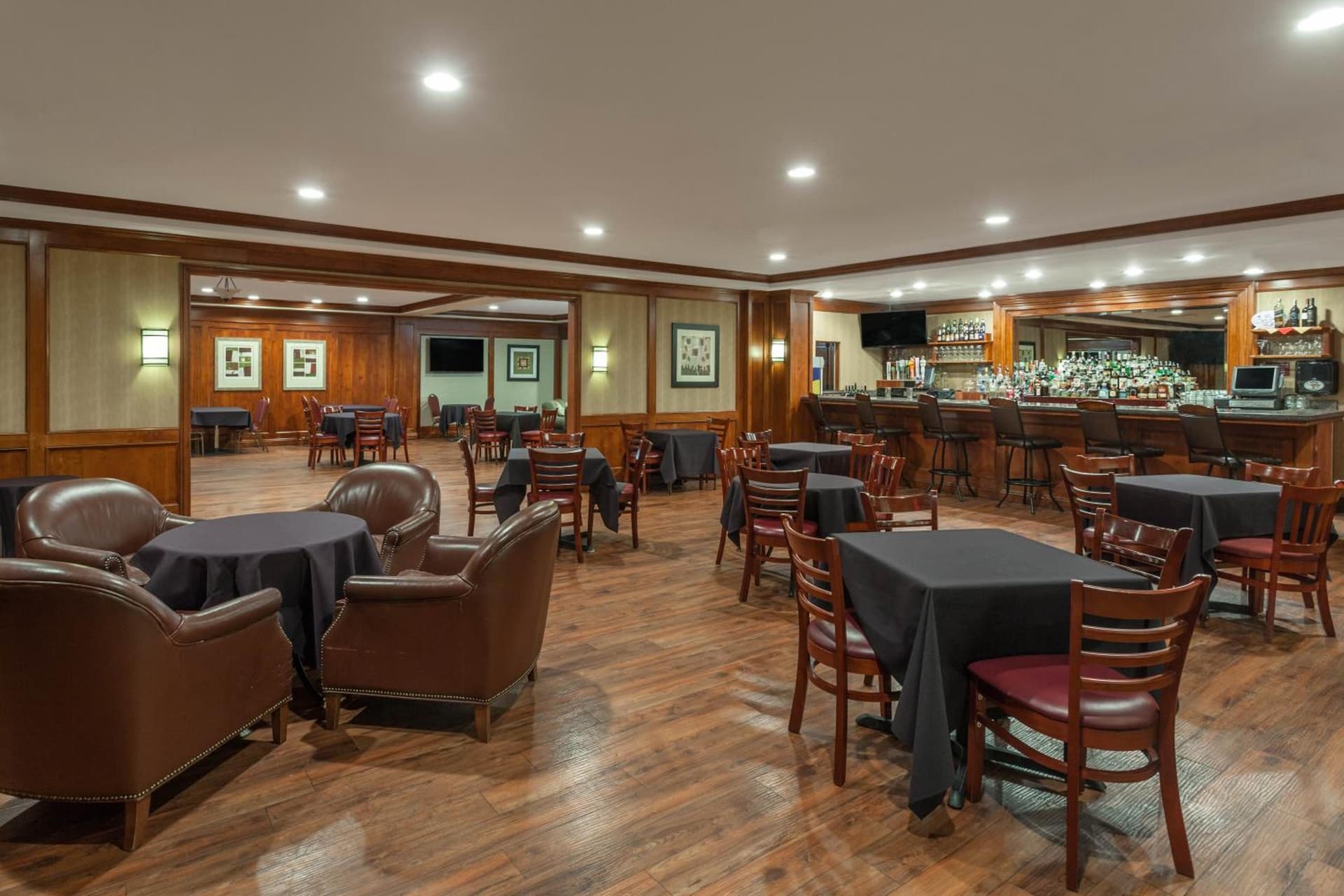 Wyndham Visalia gallery photo in Visalia, CA — image 14