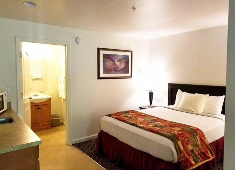 Northern Queen Inn property views in Nevada City, CA — gallery photo 3