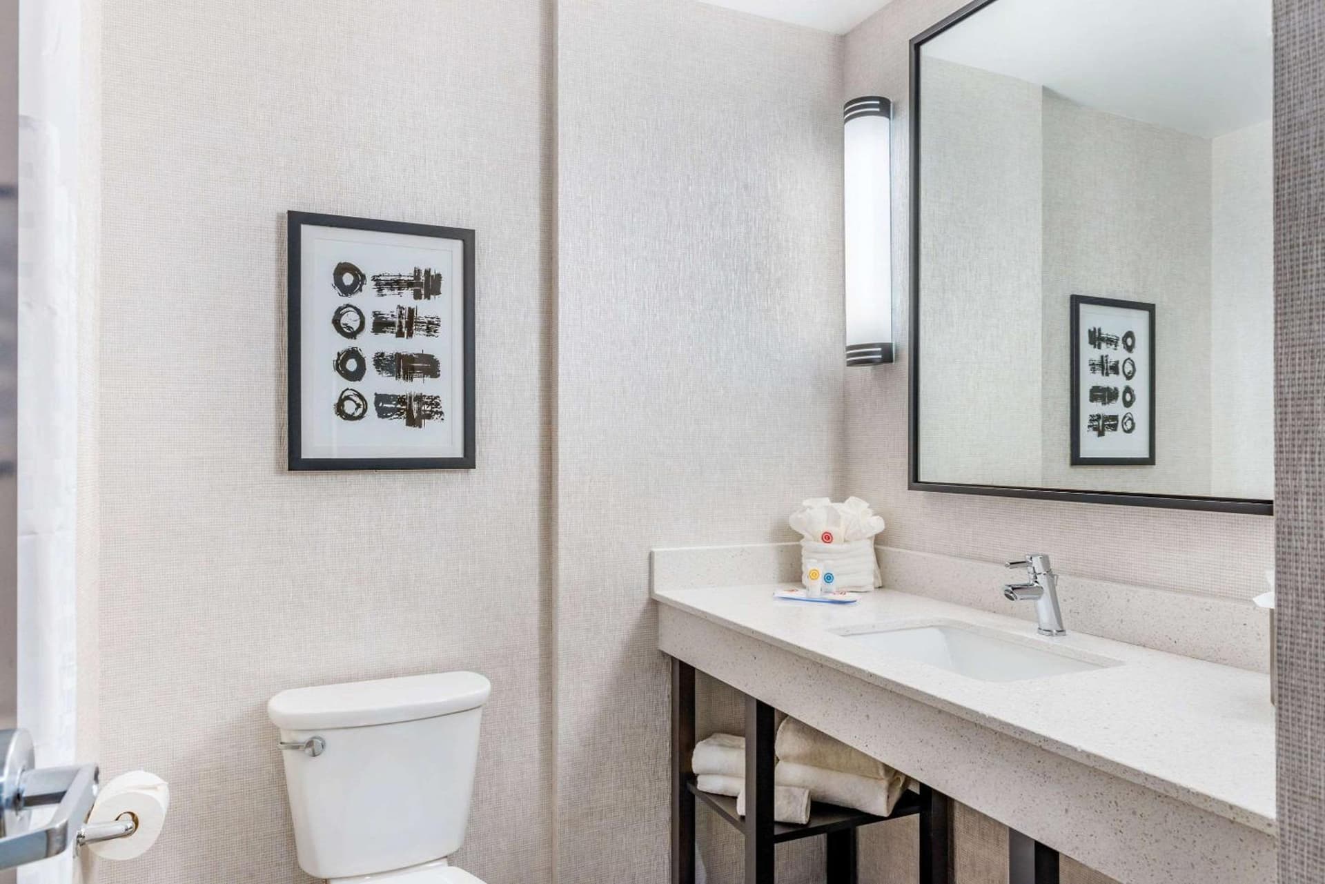 Comfort Inn & Suites Miami International Airport interior in Miami, FL — gallery photo 2