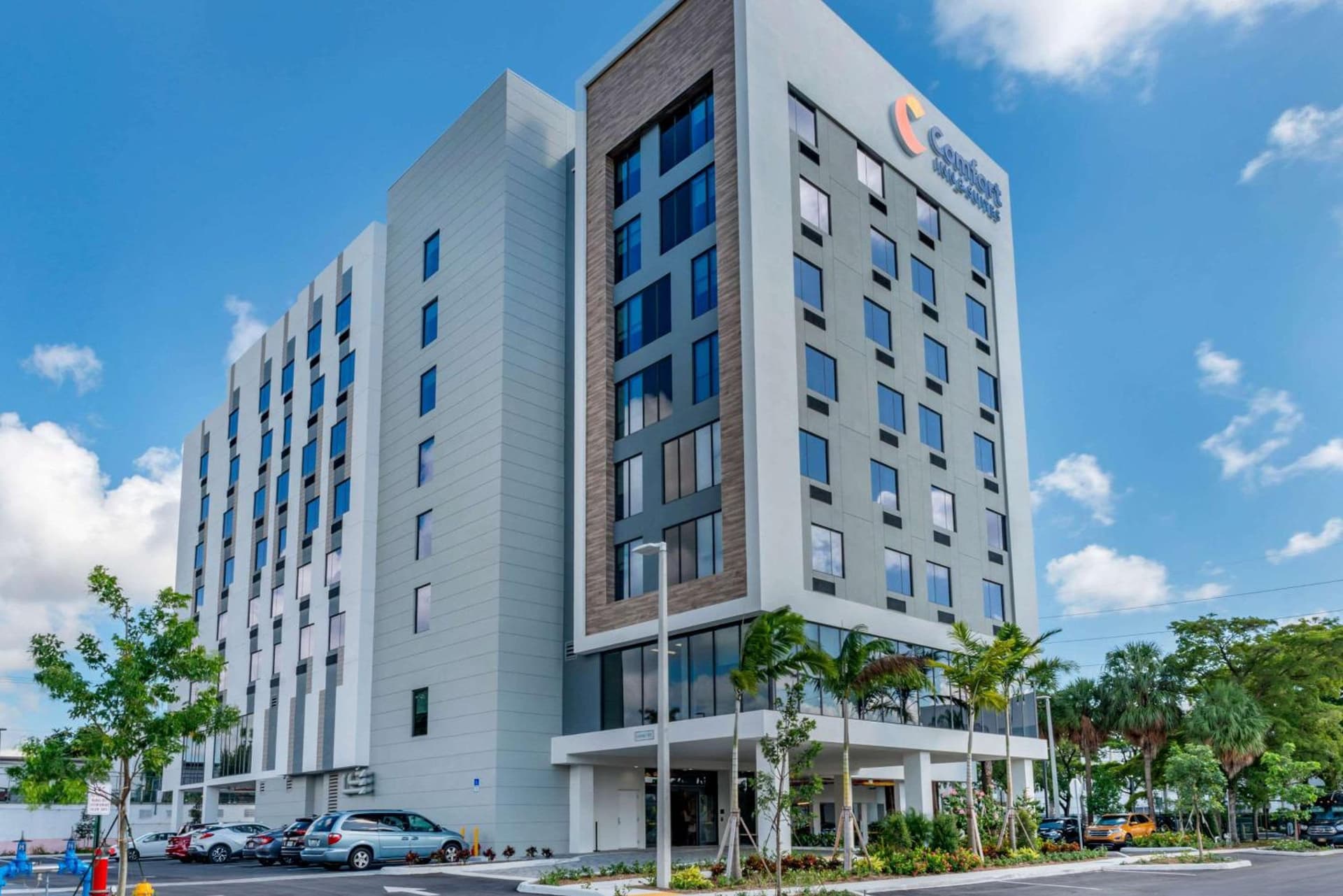 Comfort Inn & Suites Miami International Airport interior in Miami, FL — gallery photo 2