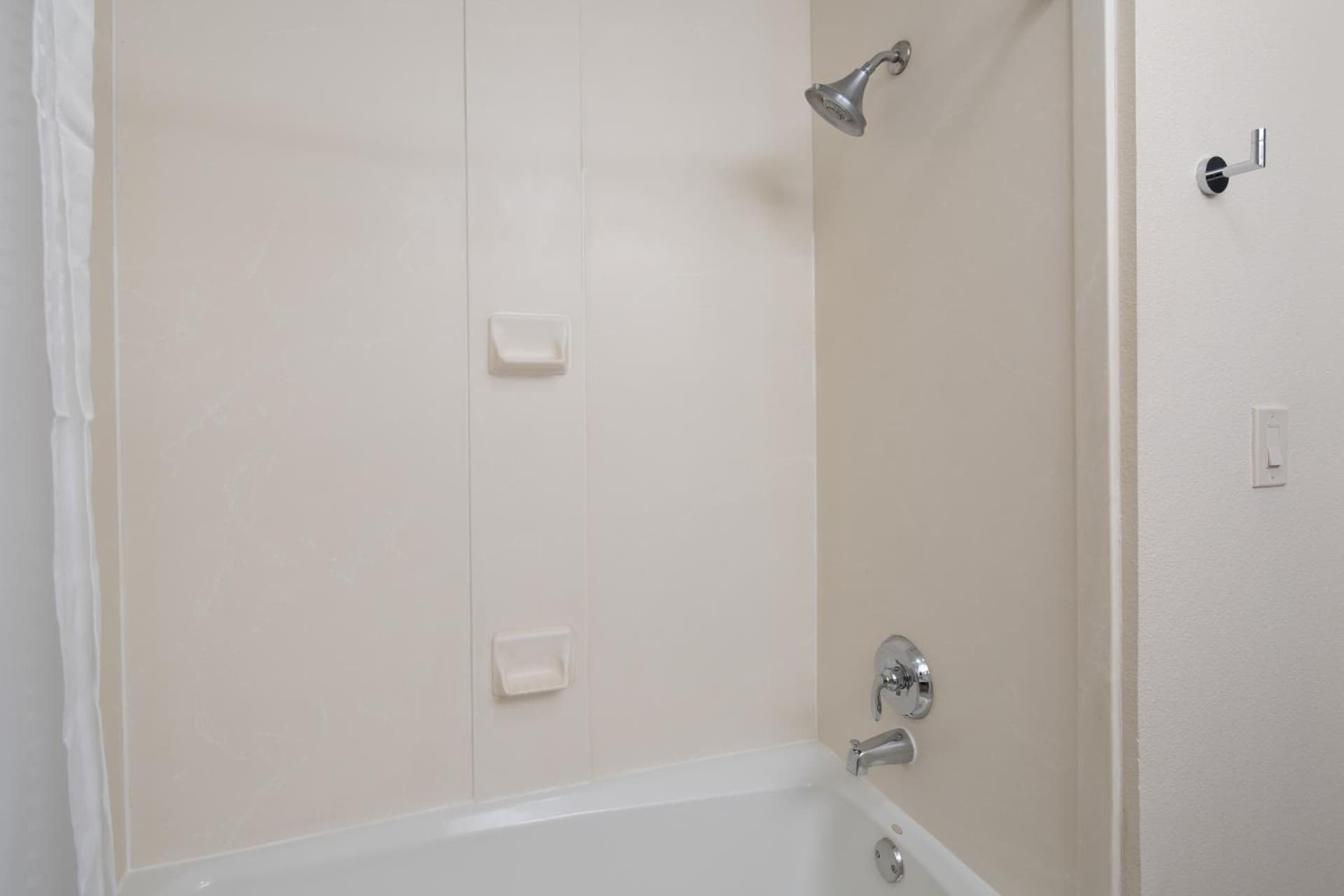 Best Western Valencia/Six Flags Inn & Suites gallery photo in Santa Clarita, CA — image 20