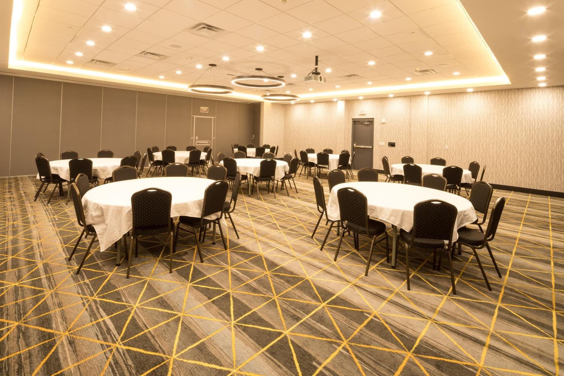 Holiday Inn & Suites Kalamazoo West gallery photo in Kalamazoo, MI — image 17