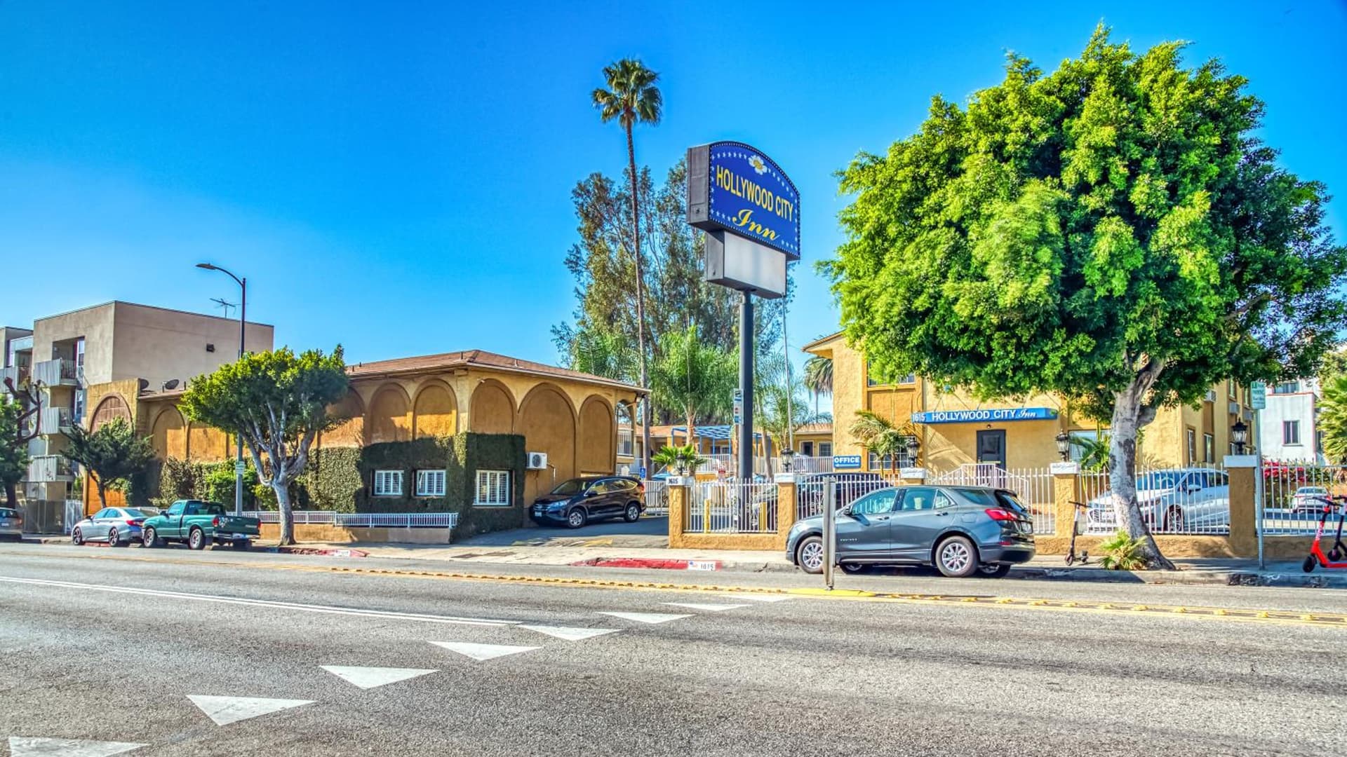 Hollywood City Inn featured exterior or lobby in Los Angeles, CA — similar hotel