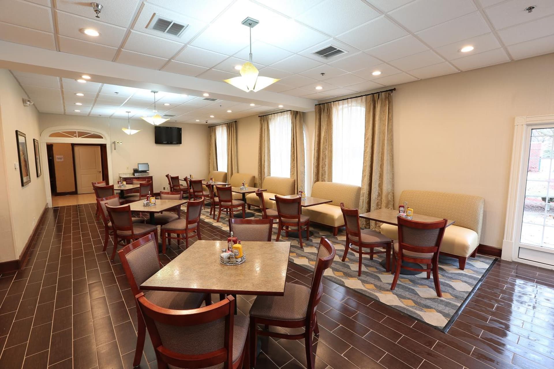 Wyndham Garden Grand Rapids Airport gallery photo in Grand Rapids, MI — image 51