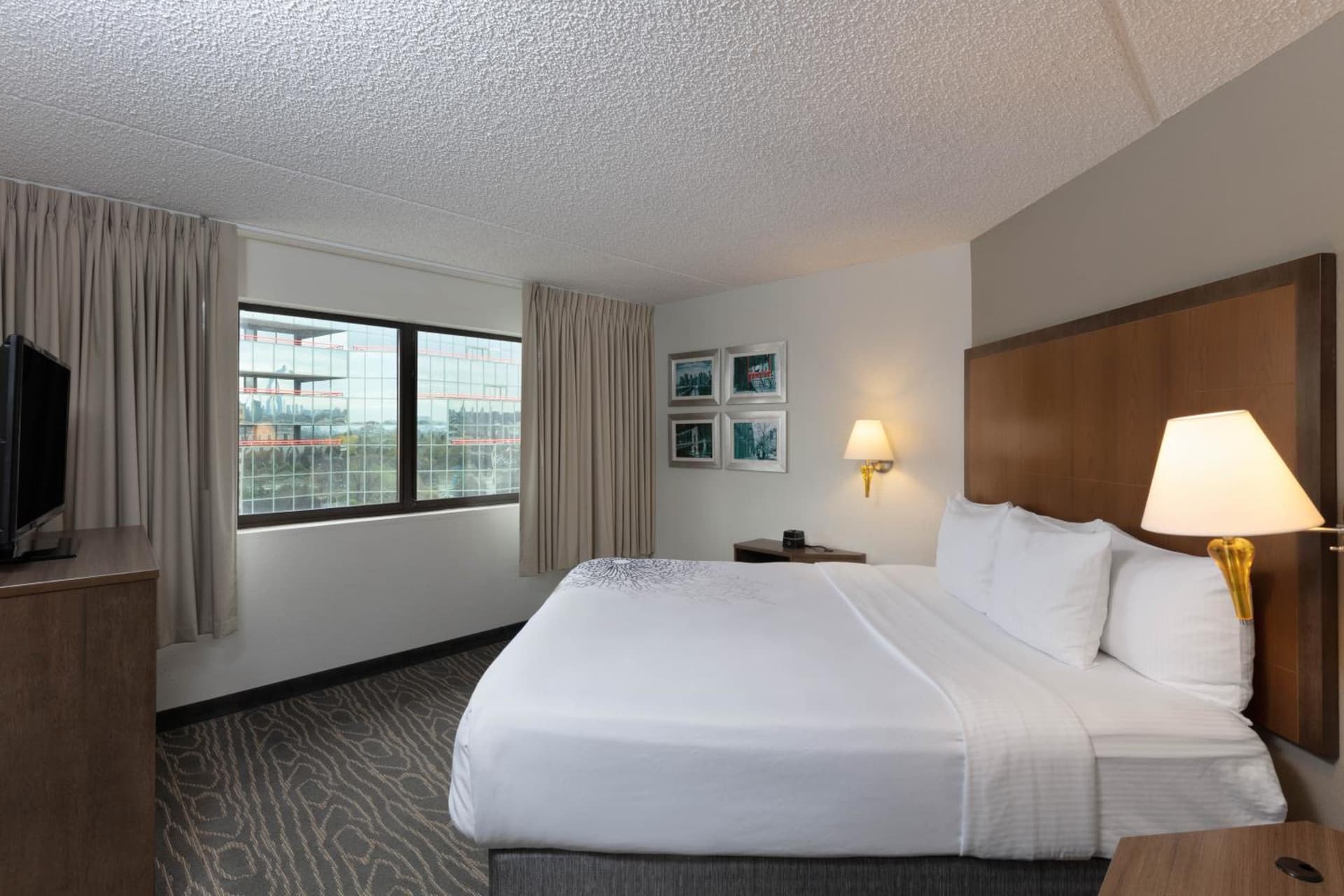 La Quinta by Wyndham Secaucus Meadowlands property views in Secaucus, NJ — gallery photo 3