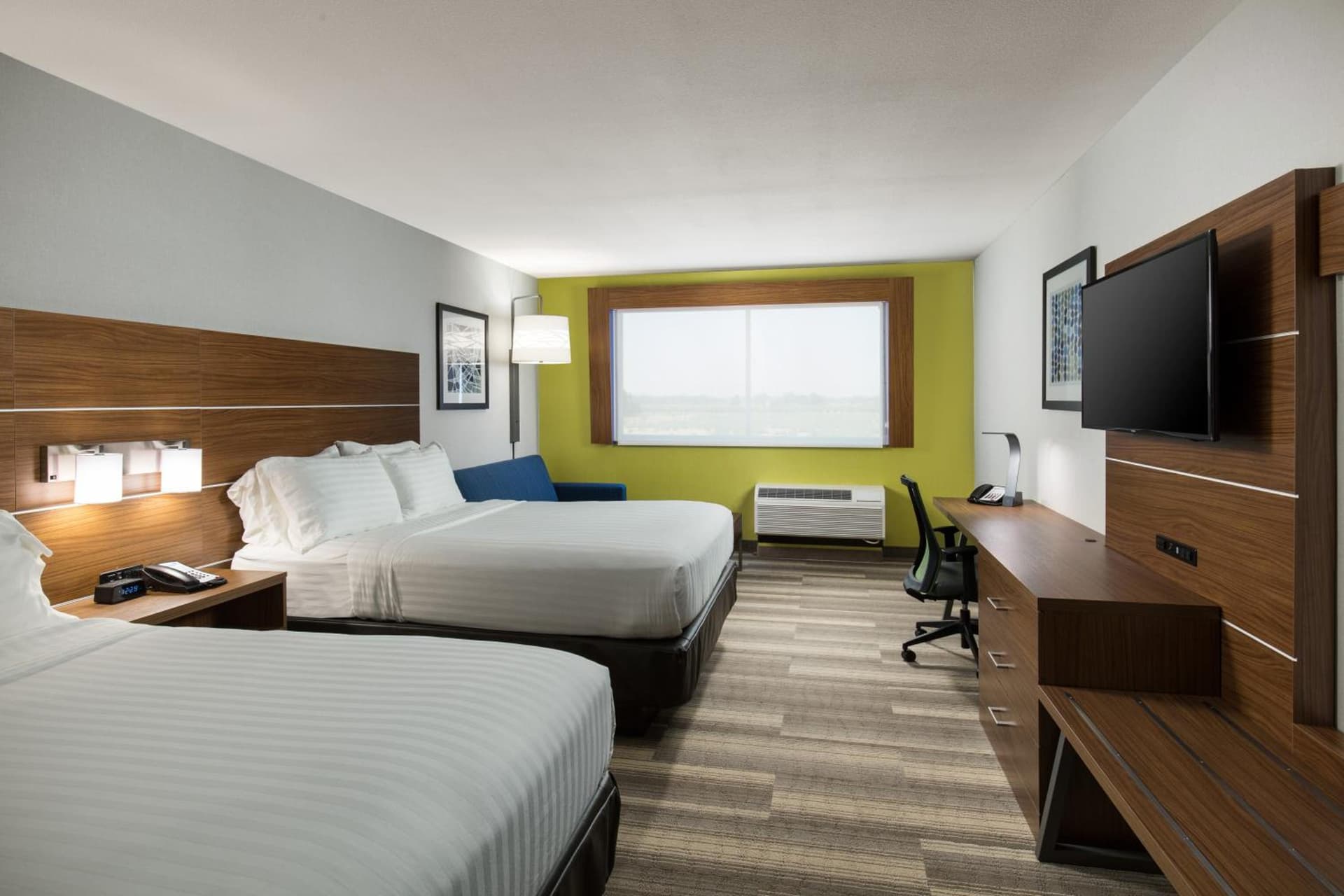 Holiday Inn Express Visalia Sequoia Gateway Area by IHG interior in Visalia, CA — gallery photo 2
