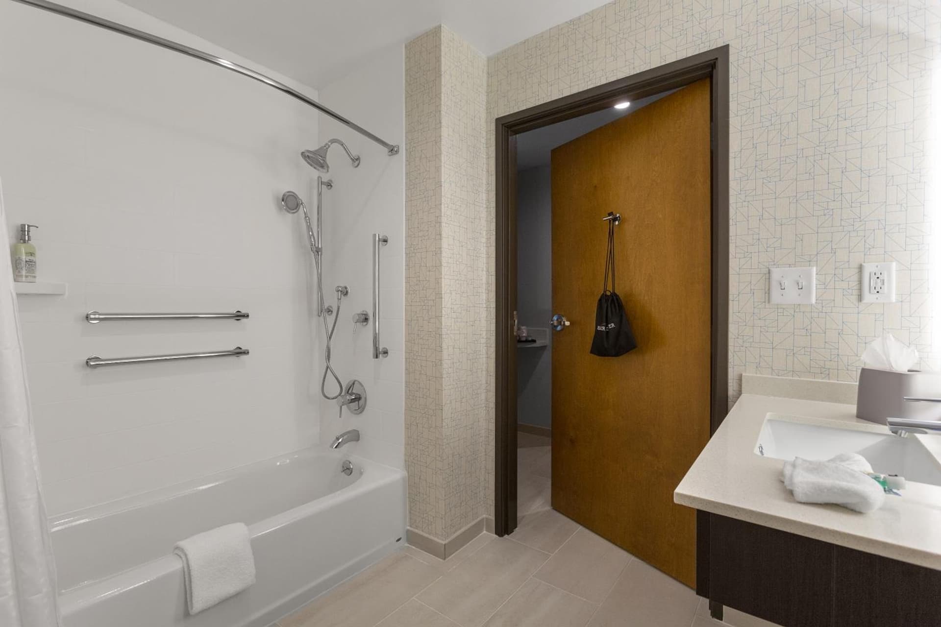 Holiday Inn Express & Suites - Fayetteville South by IHG interior in Fayetteville, NC — gallery photo 2
