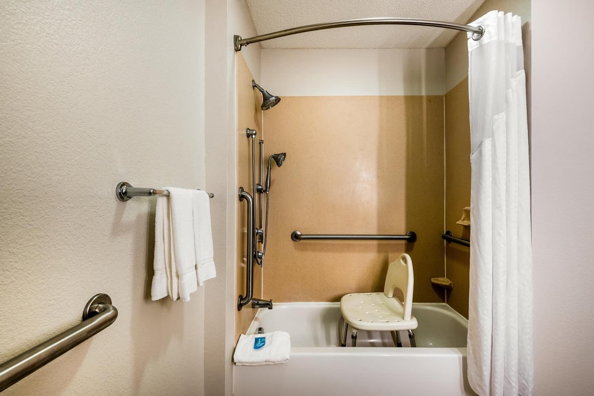 Holiday Inn Express Charlotte West - Gastonia by IHG gallery photo in Gastonia, NC — image 61