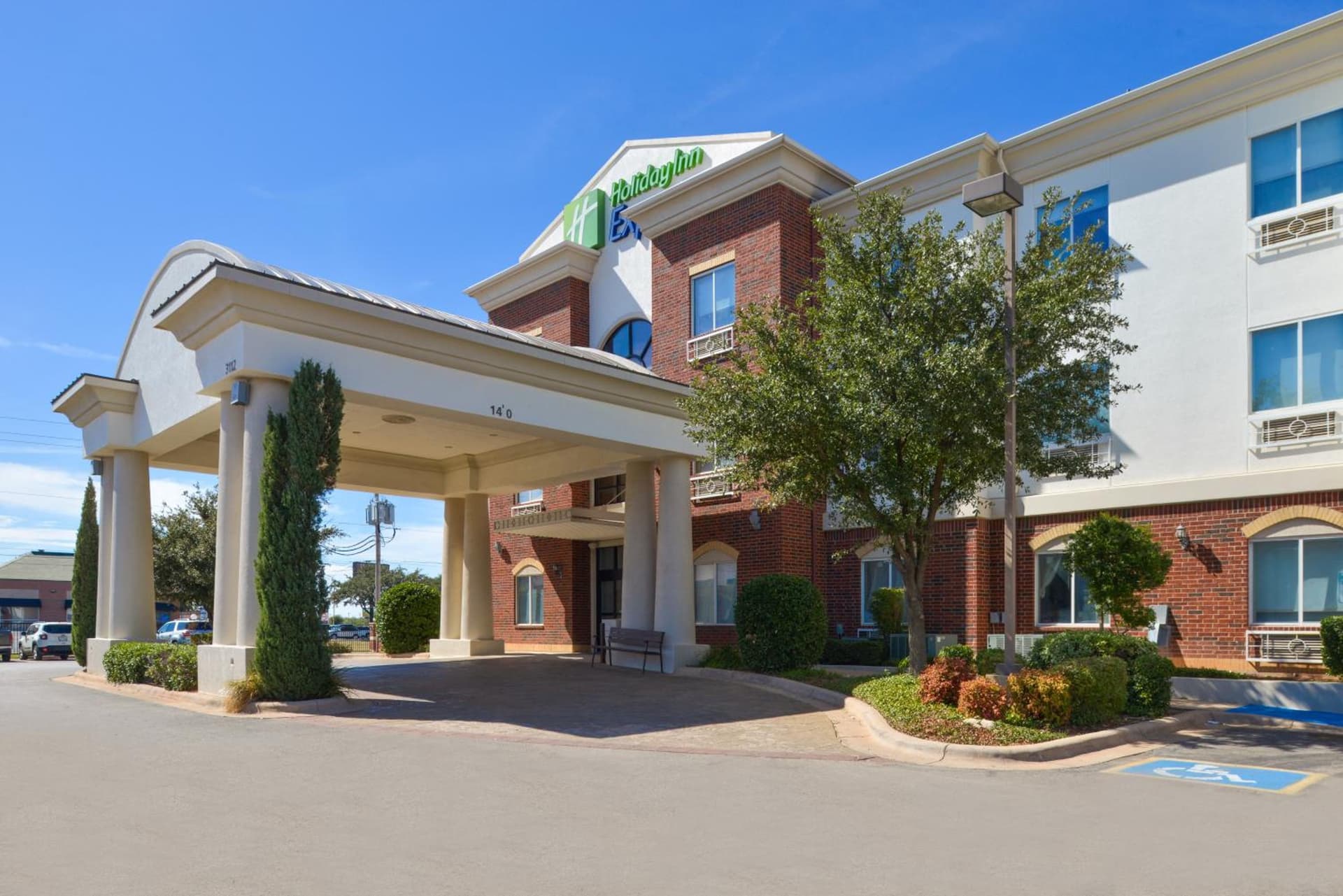 Holiday Inn Express & Suites Abilene by IHG gallery photo in Abilene, TX — image 10
